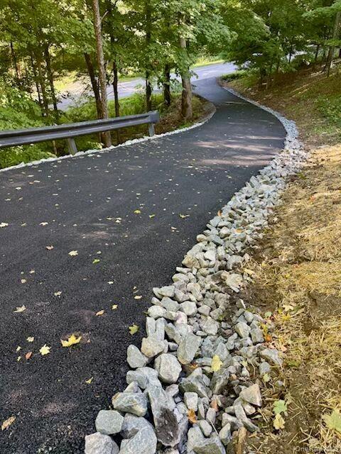 Durmo Rd, New Paltz, NY 12561