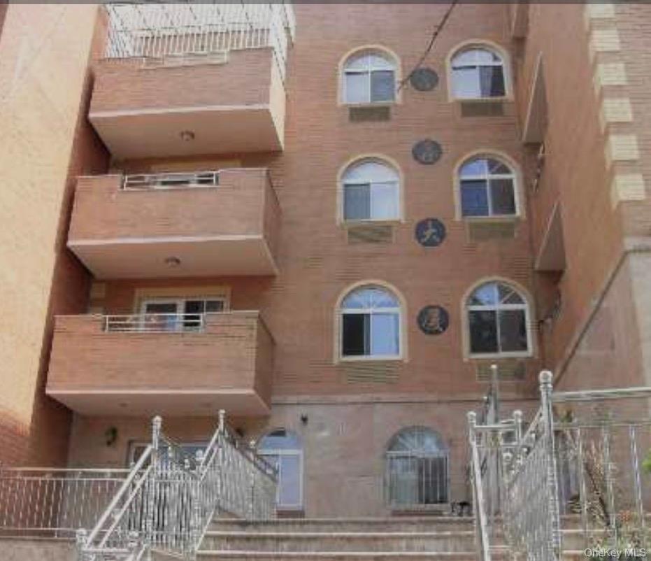37th Ave, Corona, NY 11368