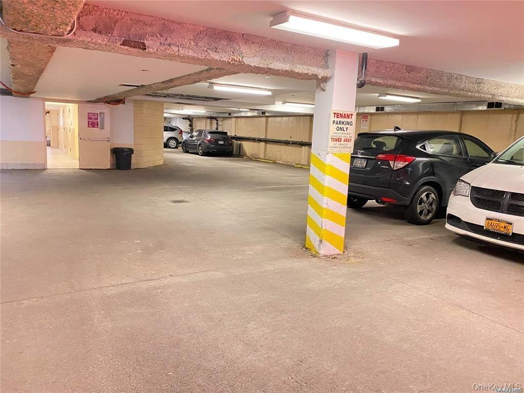 Grand Central Pkwy, Forest Hills, NY 11375