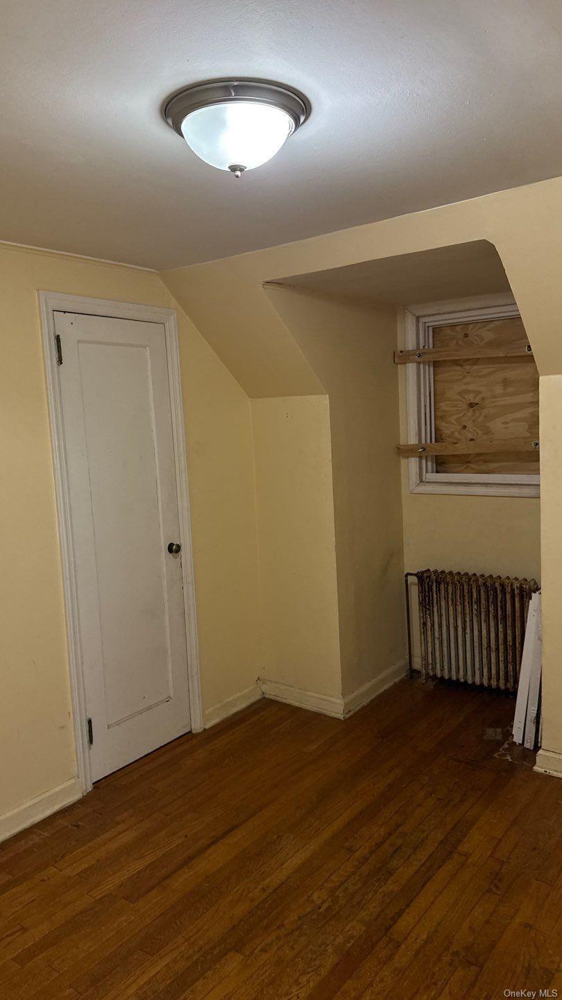 Rosser Ave, Elmont, NY 11003