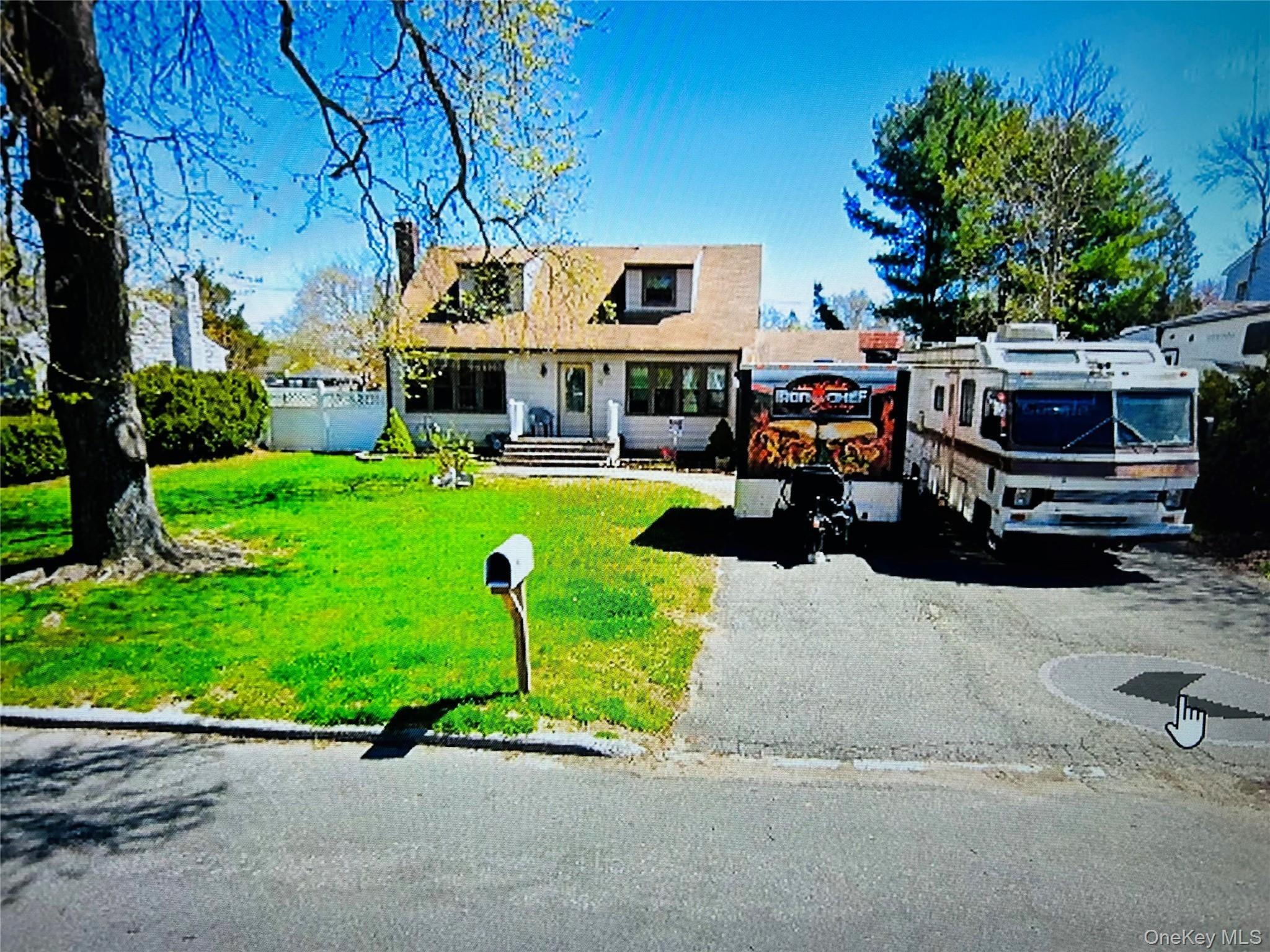 Orchid Ln, Commack, NY 11725