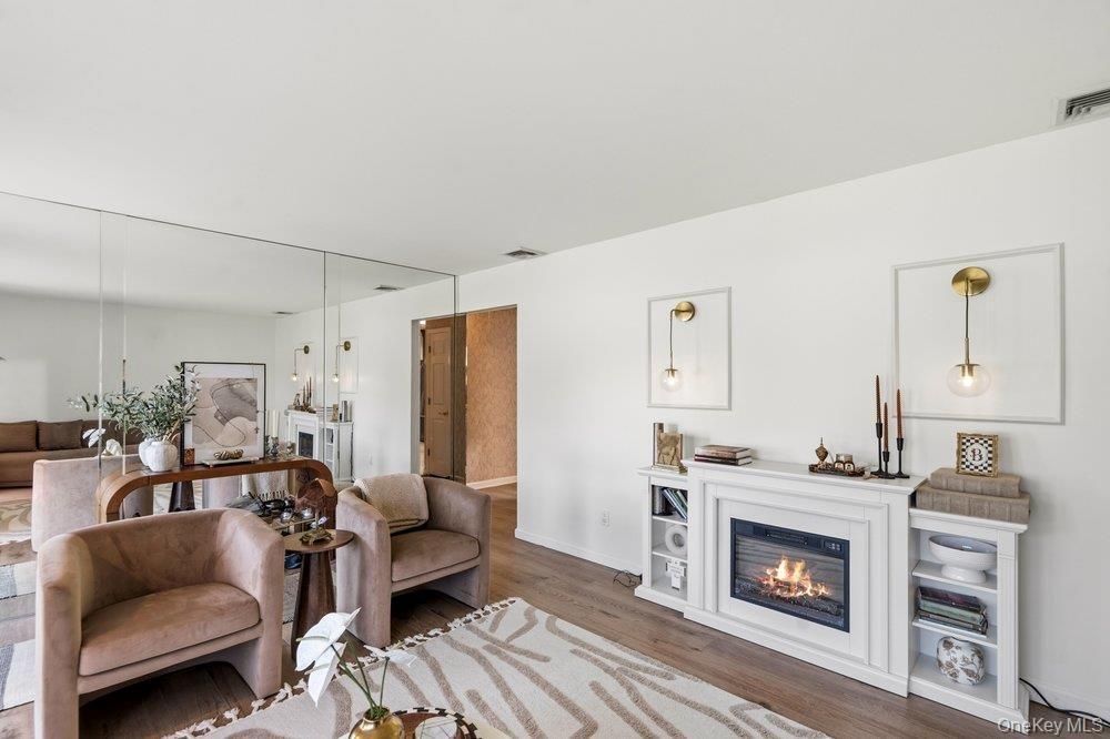 Seusing Blvd, Ronkonkoma, NY 11779