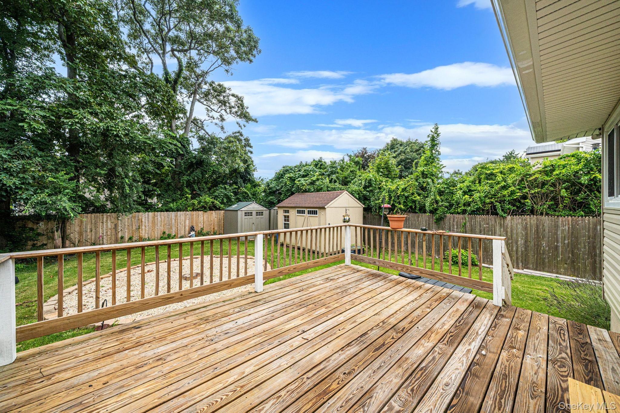 Trafalgar Dr, Shirley, NY 11967