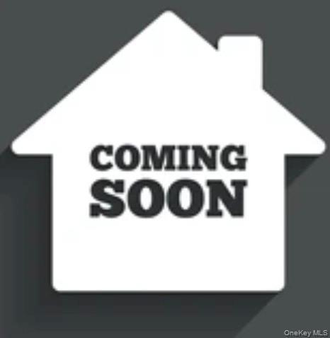 S 6th St, Lindenhurst, NY 11757
