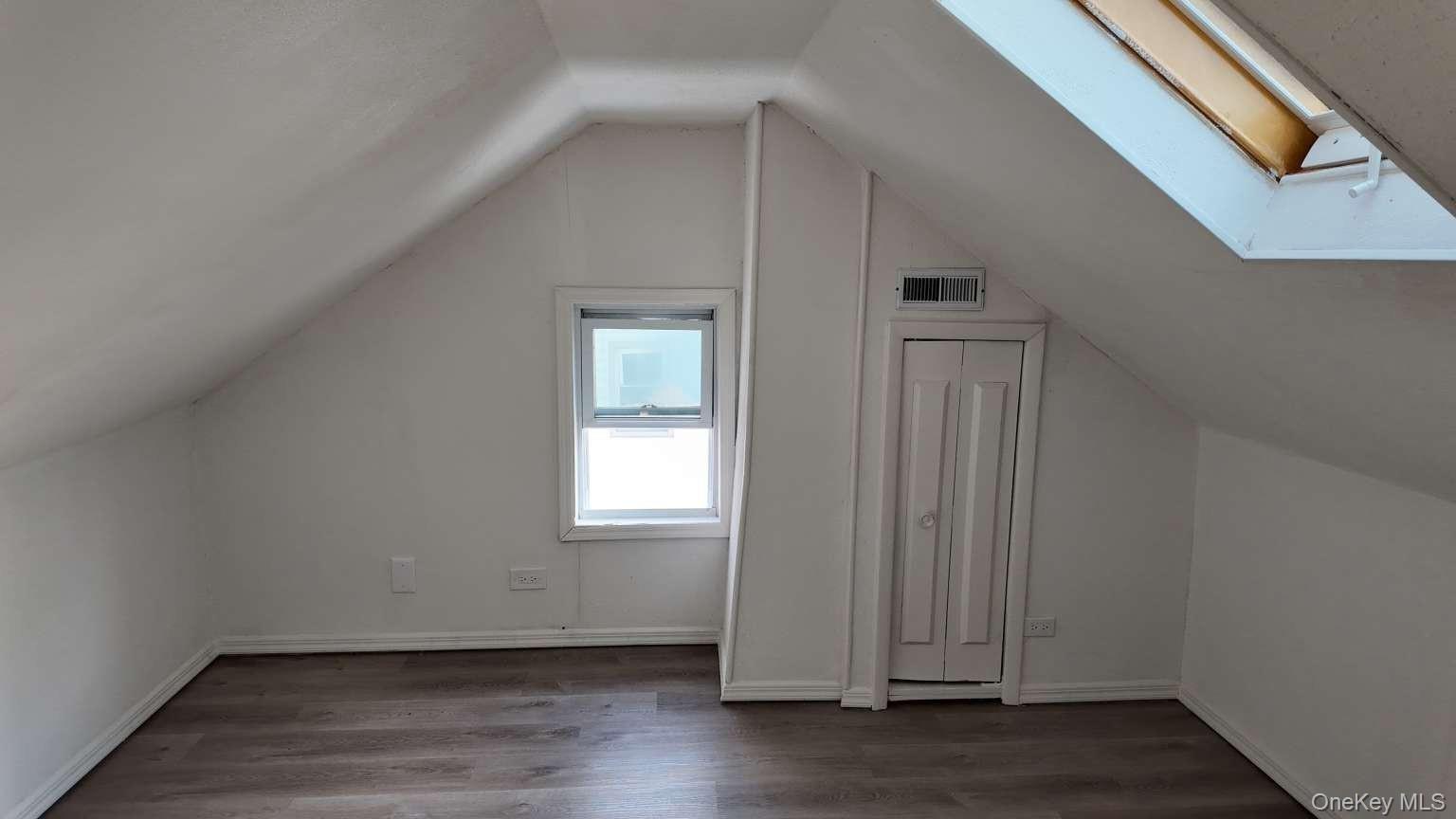 E Saint Marks Pl, Valley Stream, NY 11580