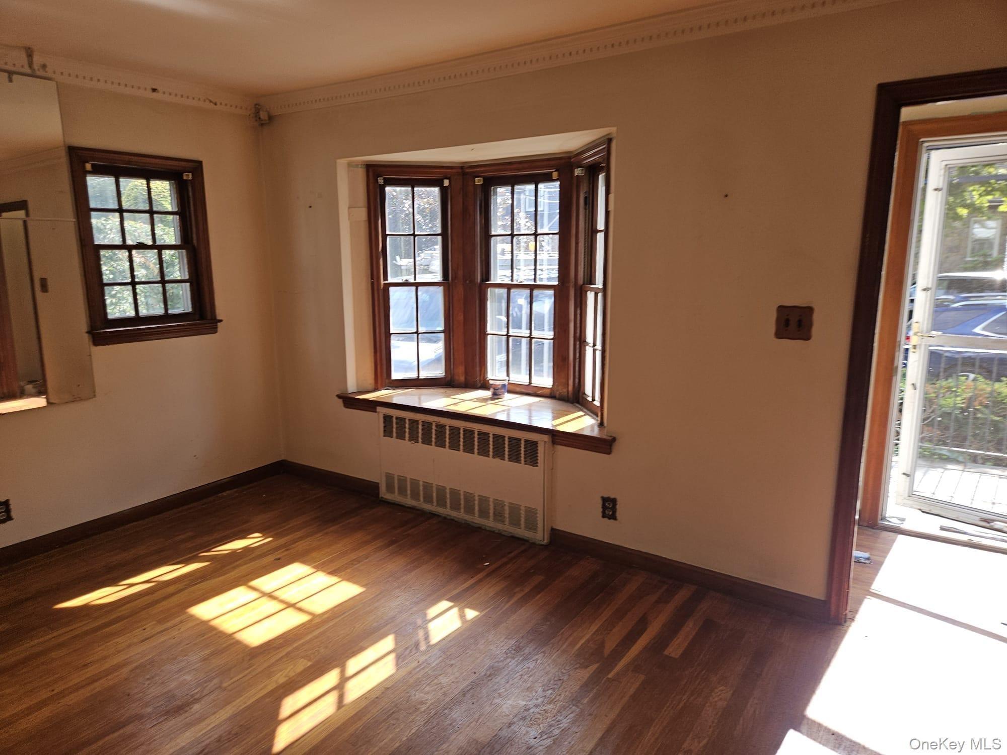 Winthrop St, New Hyde Park, NY 11040