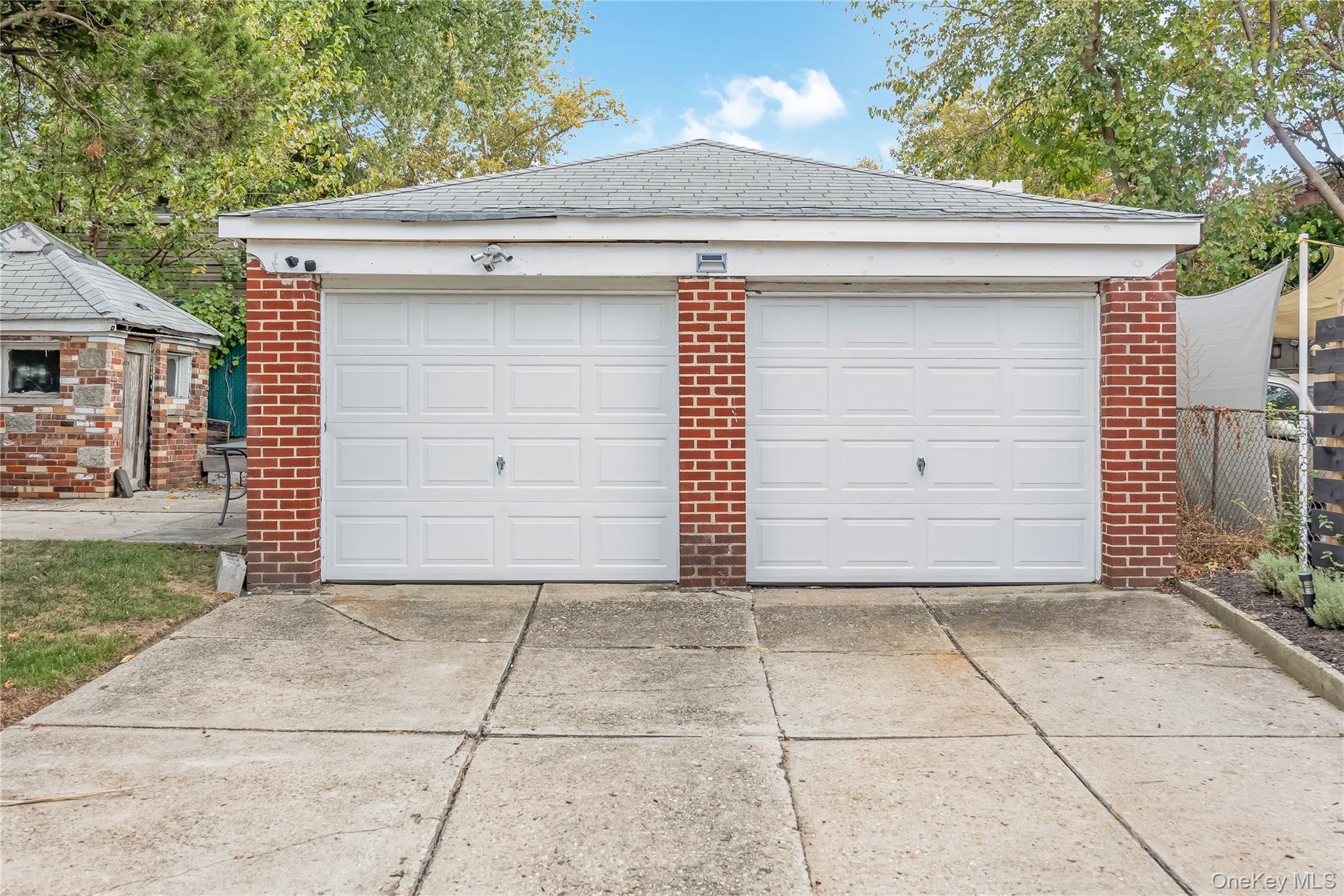 124th St, College Point, NY 11356