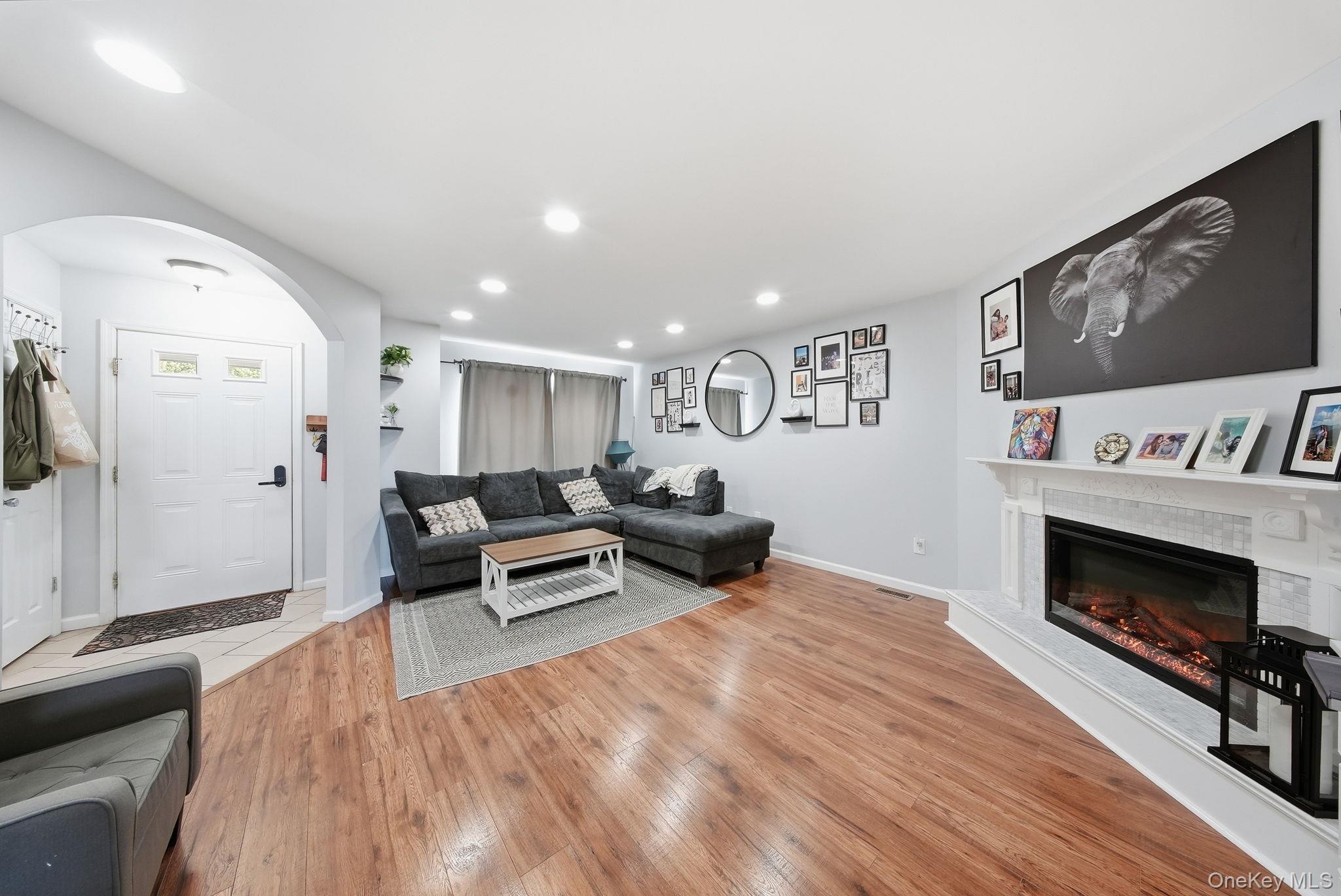 Deerfield Ct, Rock Hill, NY 12775