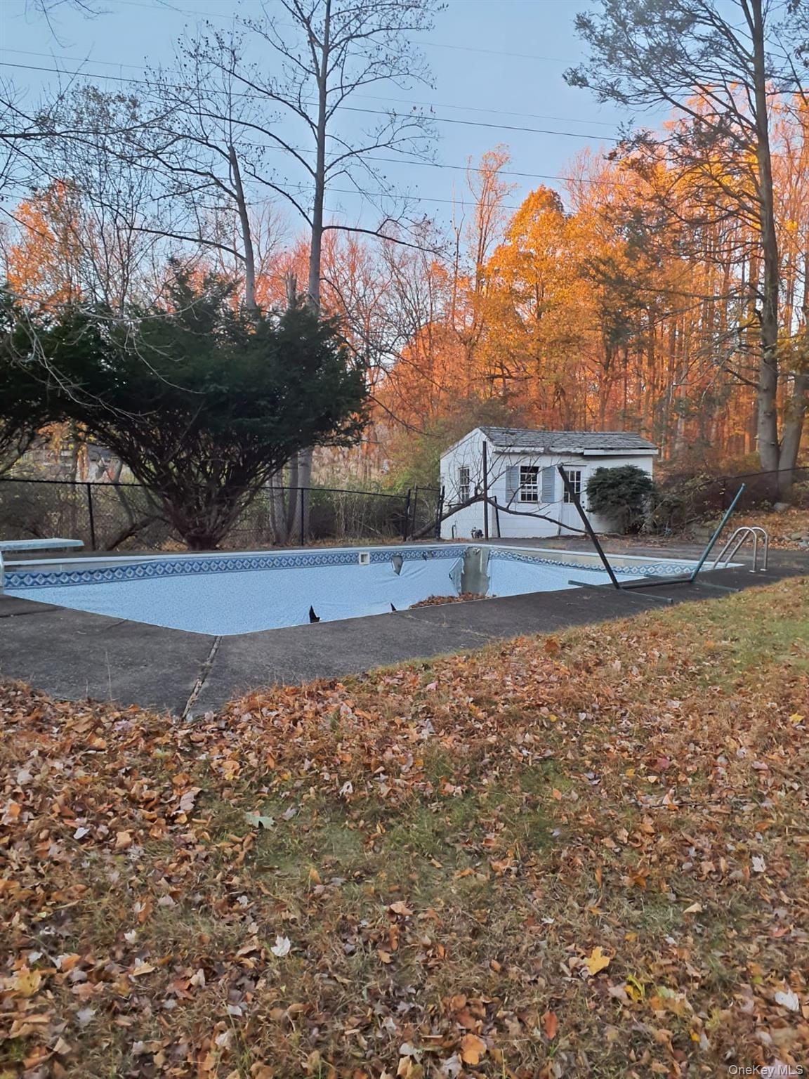 Laura Dr, Airmont, NY 10952