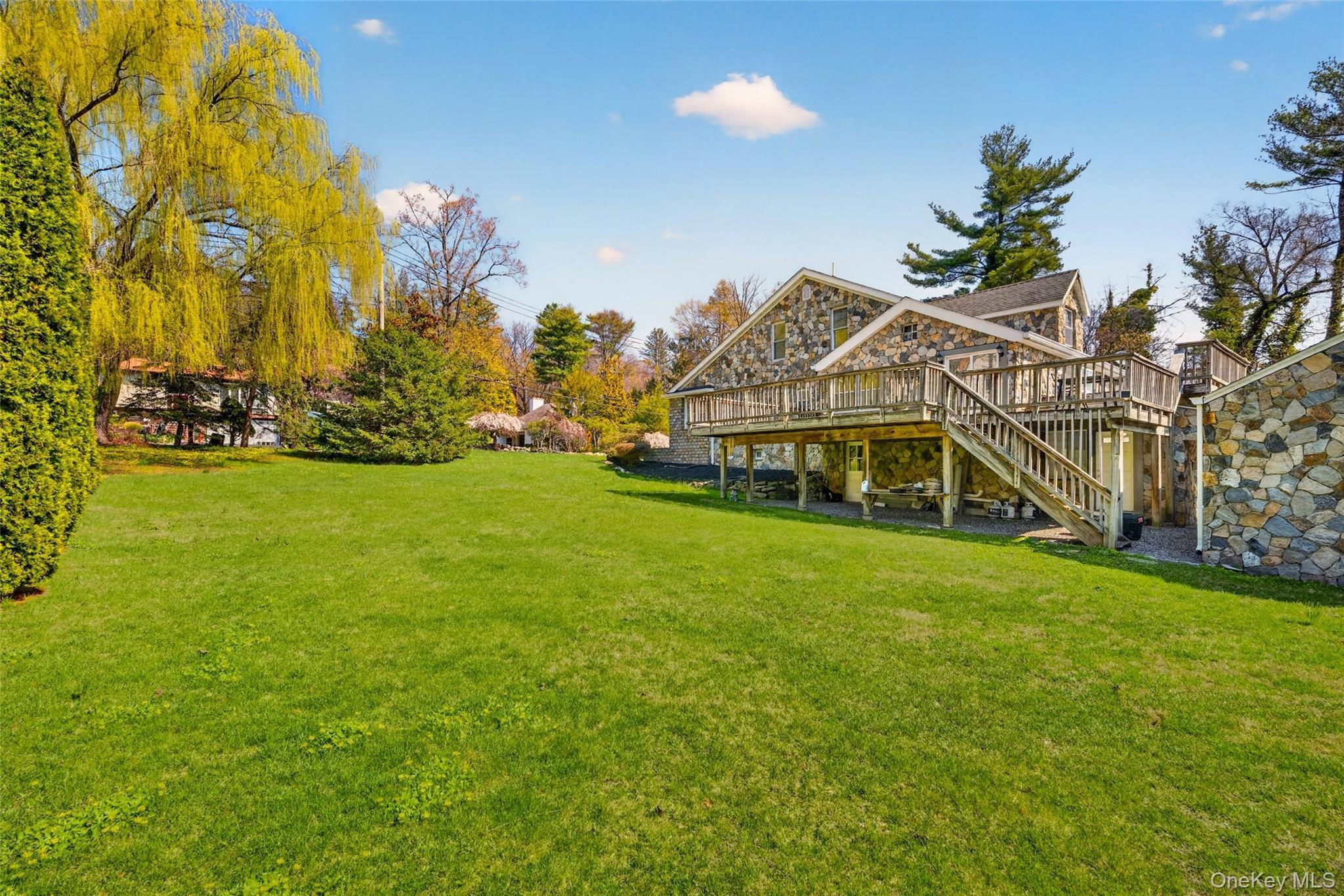 Old Knollwood Rd, White Plains, NY 10607