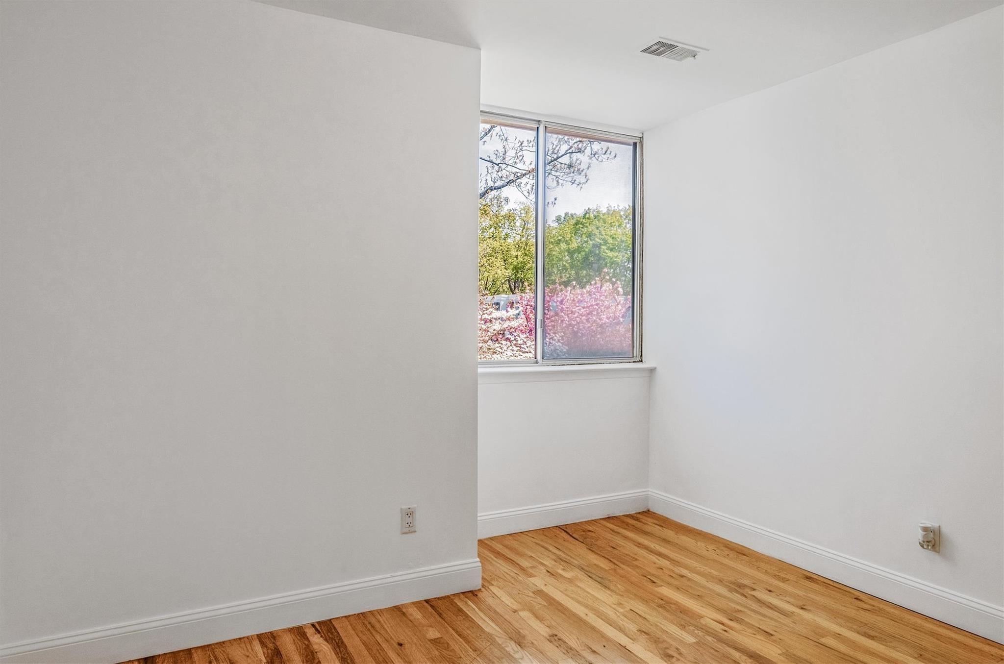 Colony Dr, Hartsdale, NY 10530