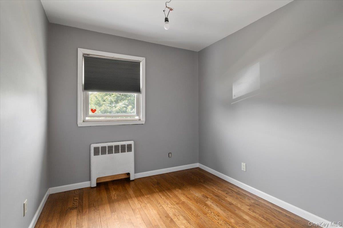Grant St, Farmingdale, NY 11735