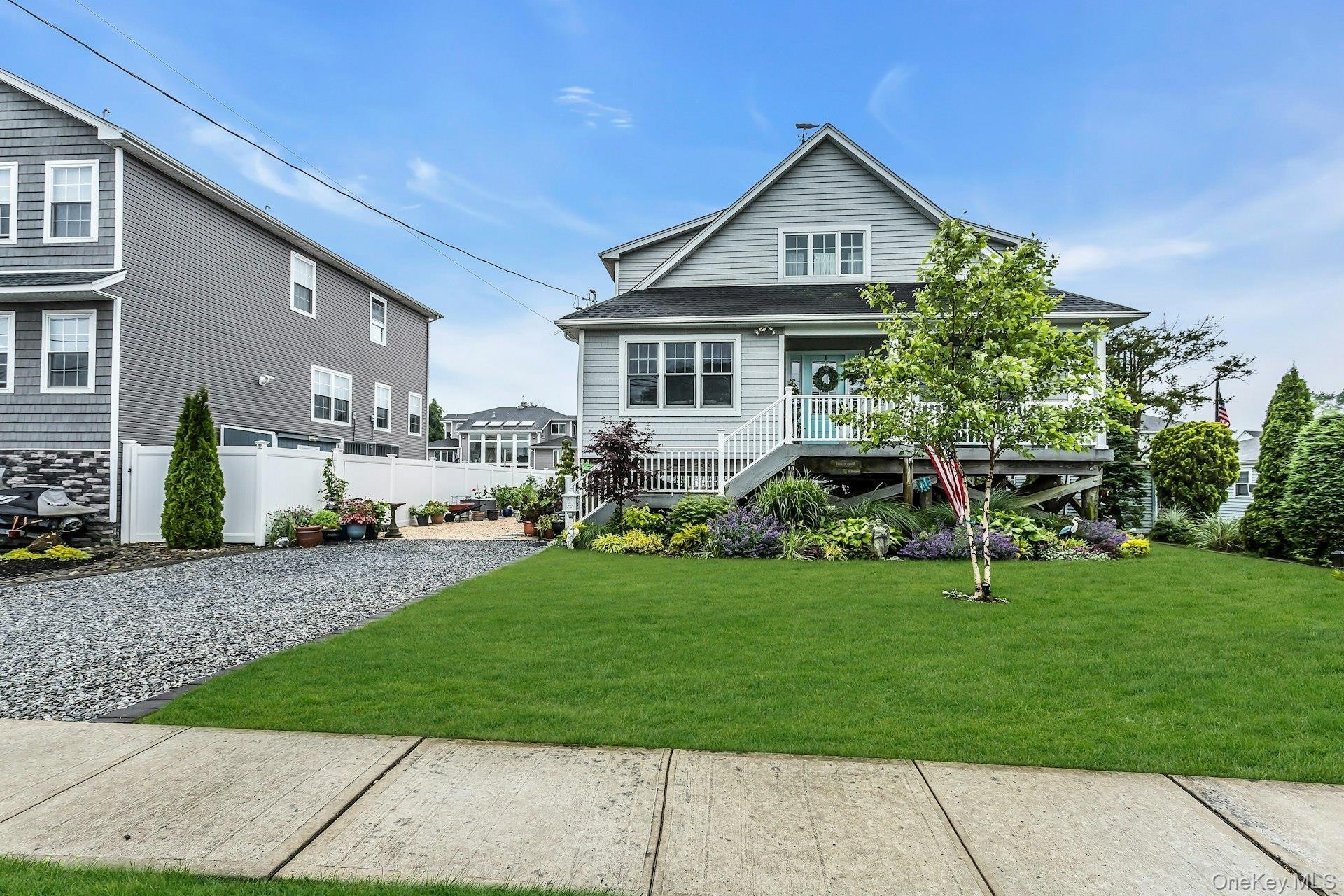 Garfield Pl, Massapequa, NY 11758