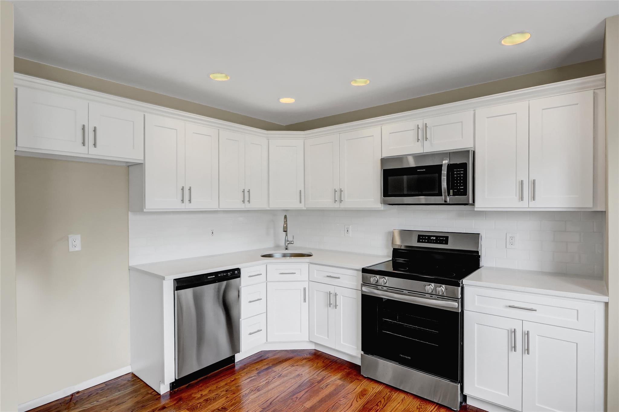 Allegheny Dr W, Farmingville, NY 11738