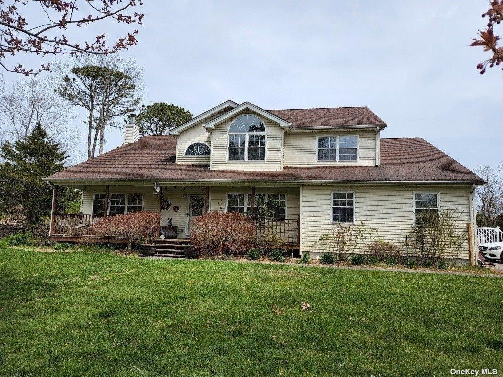 Weeks Ave, Manorville, NY 11949