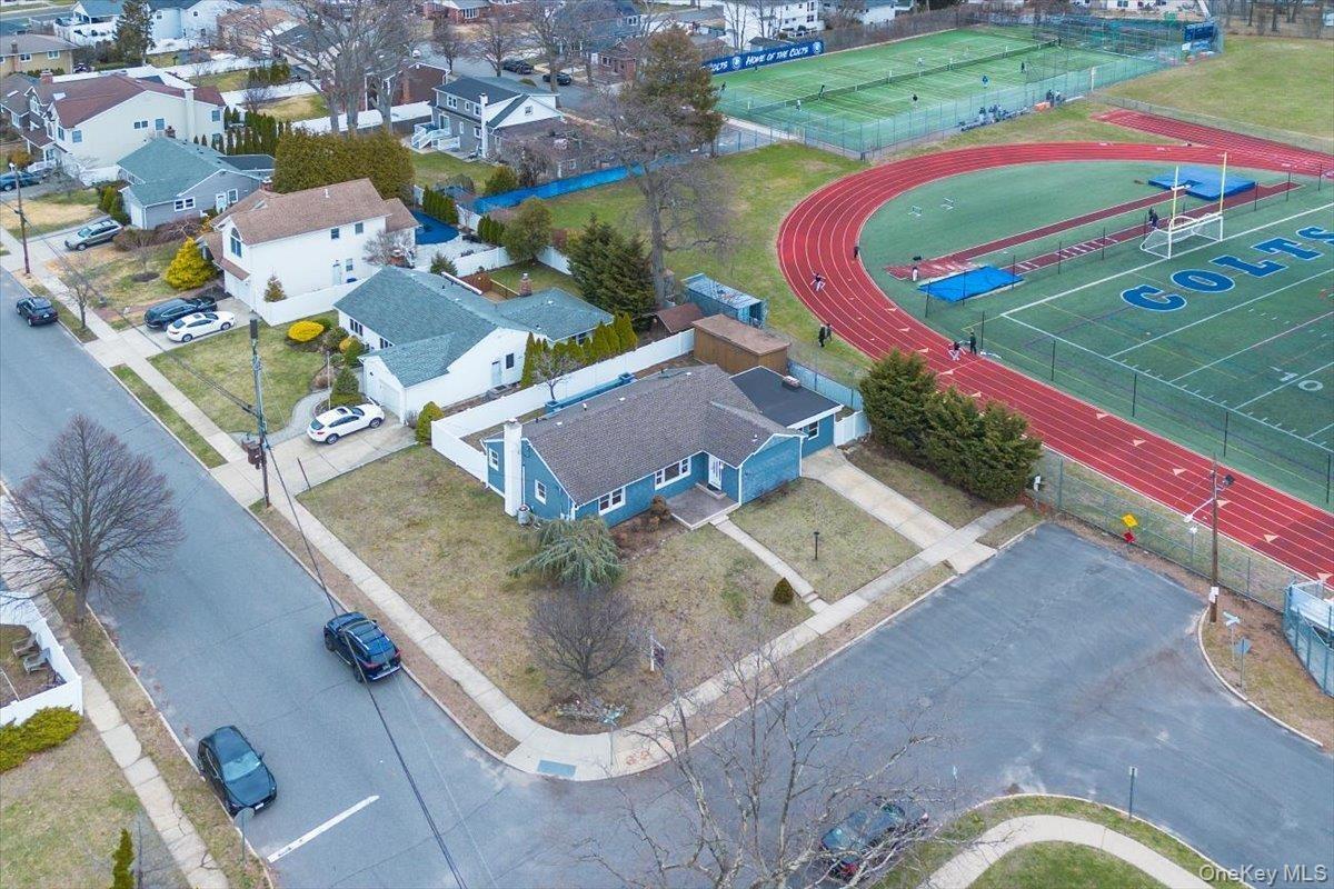 Relyea Dr, Merrick, NY 11566