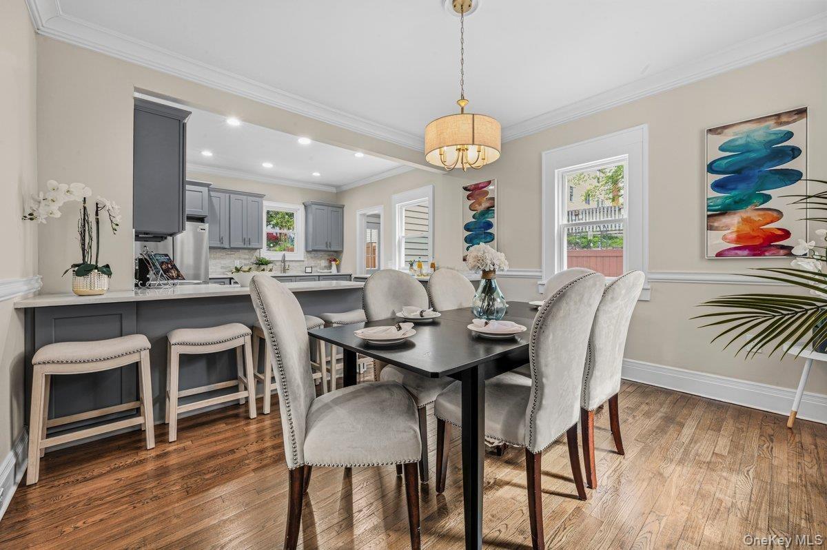Harby Dr, Huntington, NY 11743