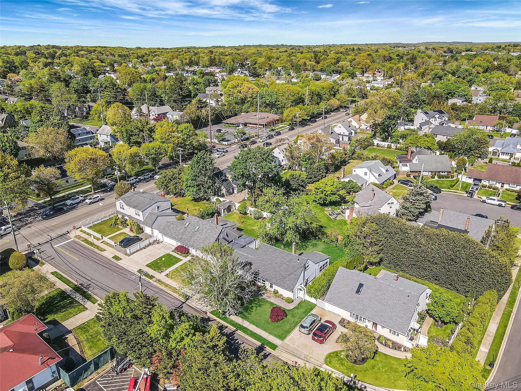 Arizona Ave, Syosset, NY 11791