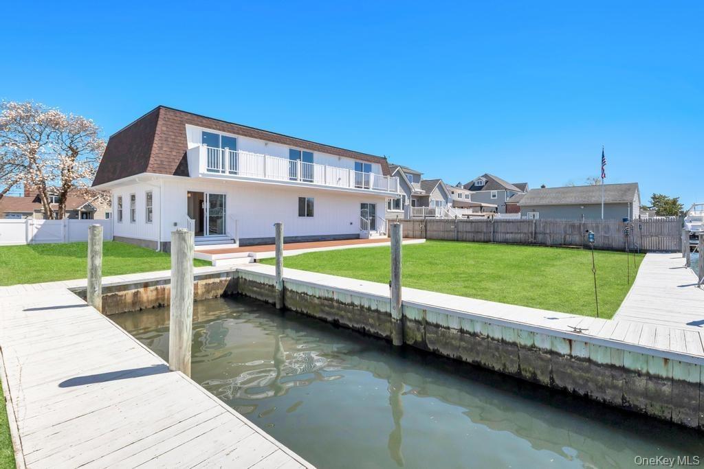 Lighthouse Rd, Babylon, NY 11702