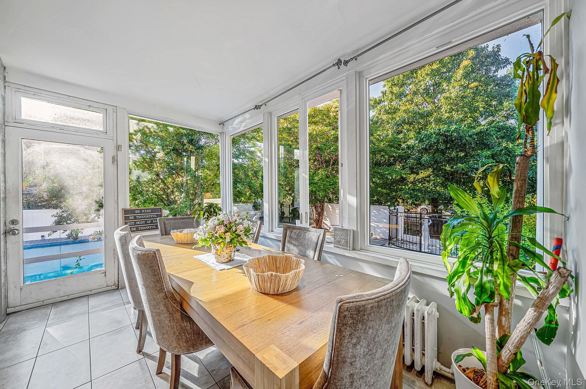 Grand Ave, South Hempstead, NY 11550
