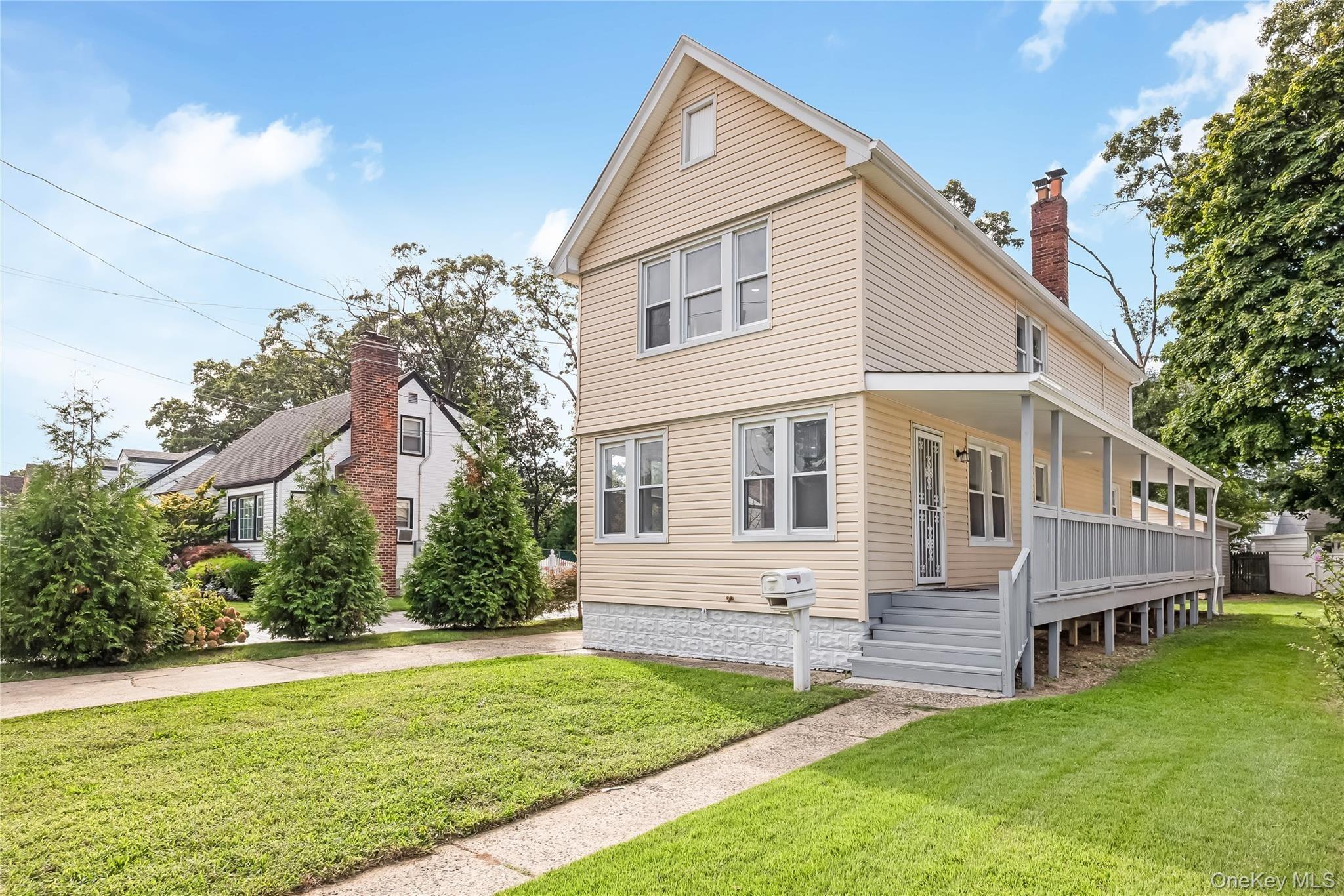 W Marshall St, Hempstead, NY 11550