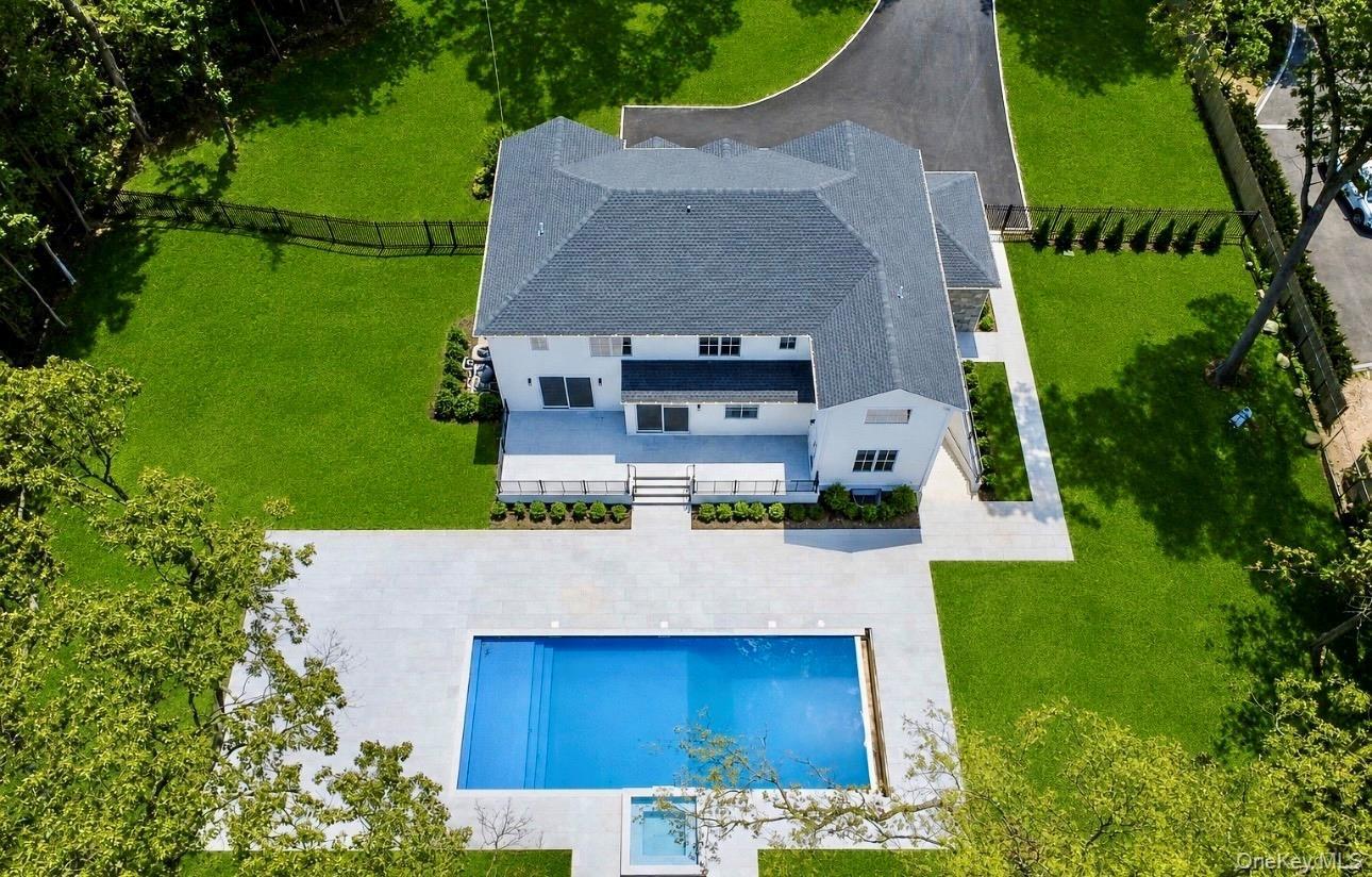 Pine Rd, Syosset, NY 11791