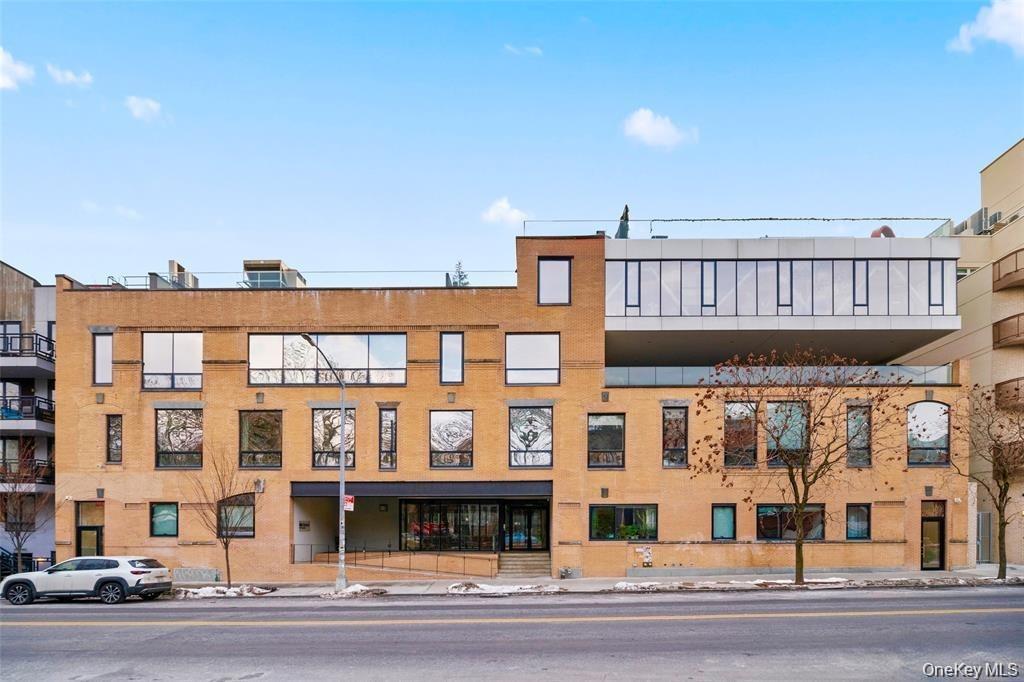 Metropolitan Ave, Brooklyn, NY 11211