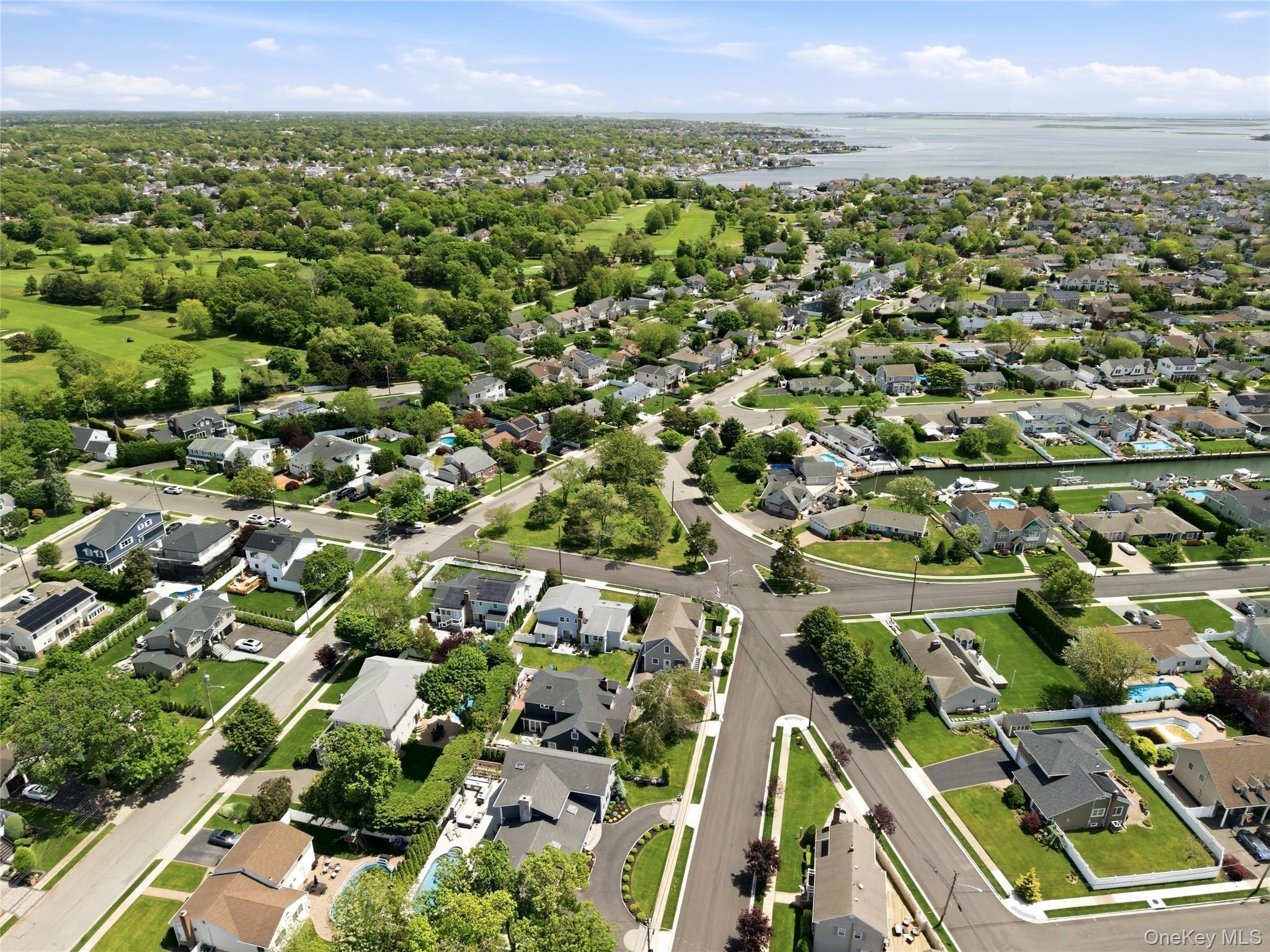 Suffolk Rd, Massapequa, NY 11758