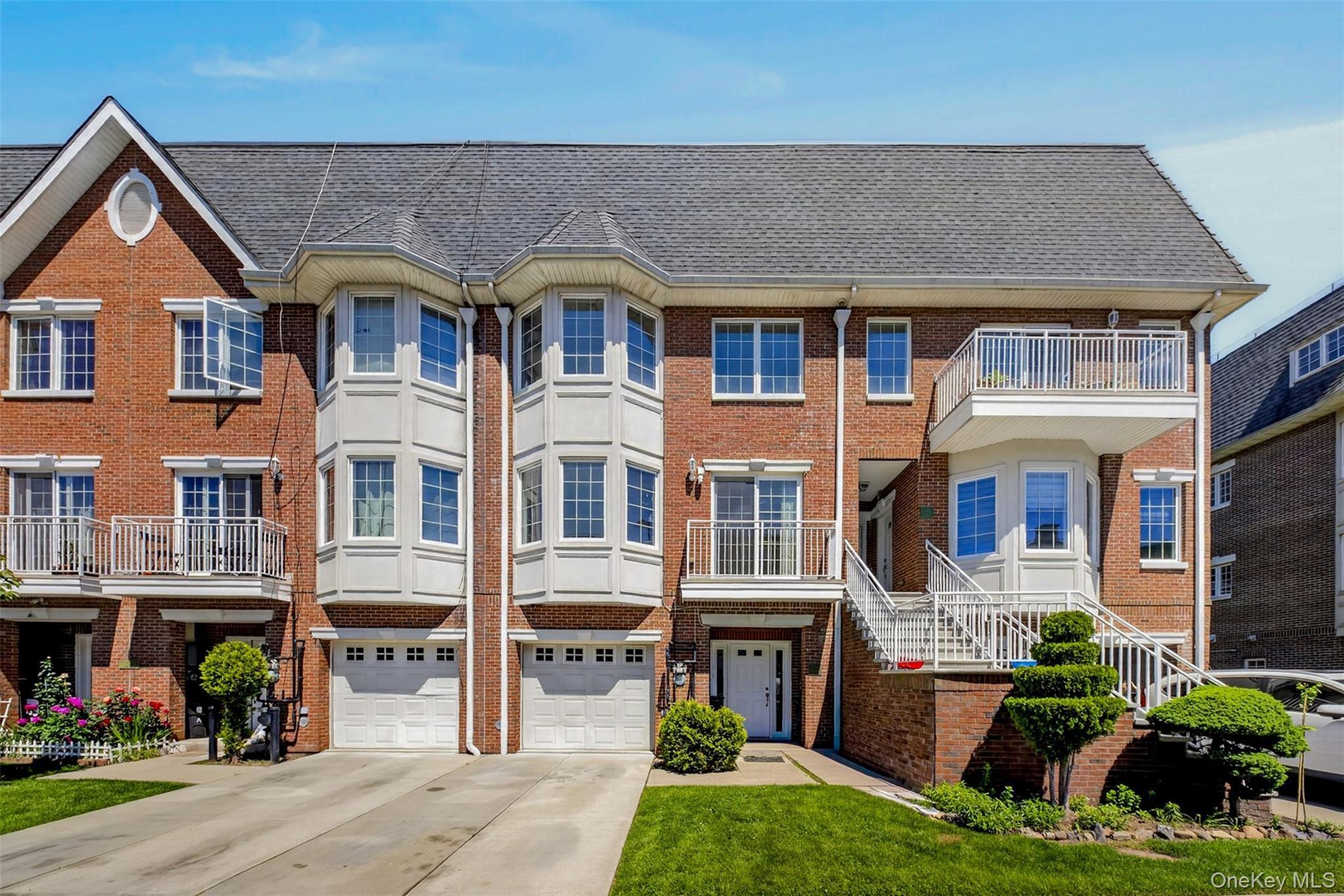 Soundview Ln, College Point, NY 11356