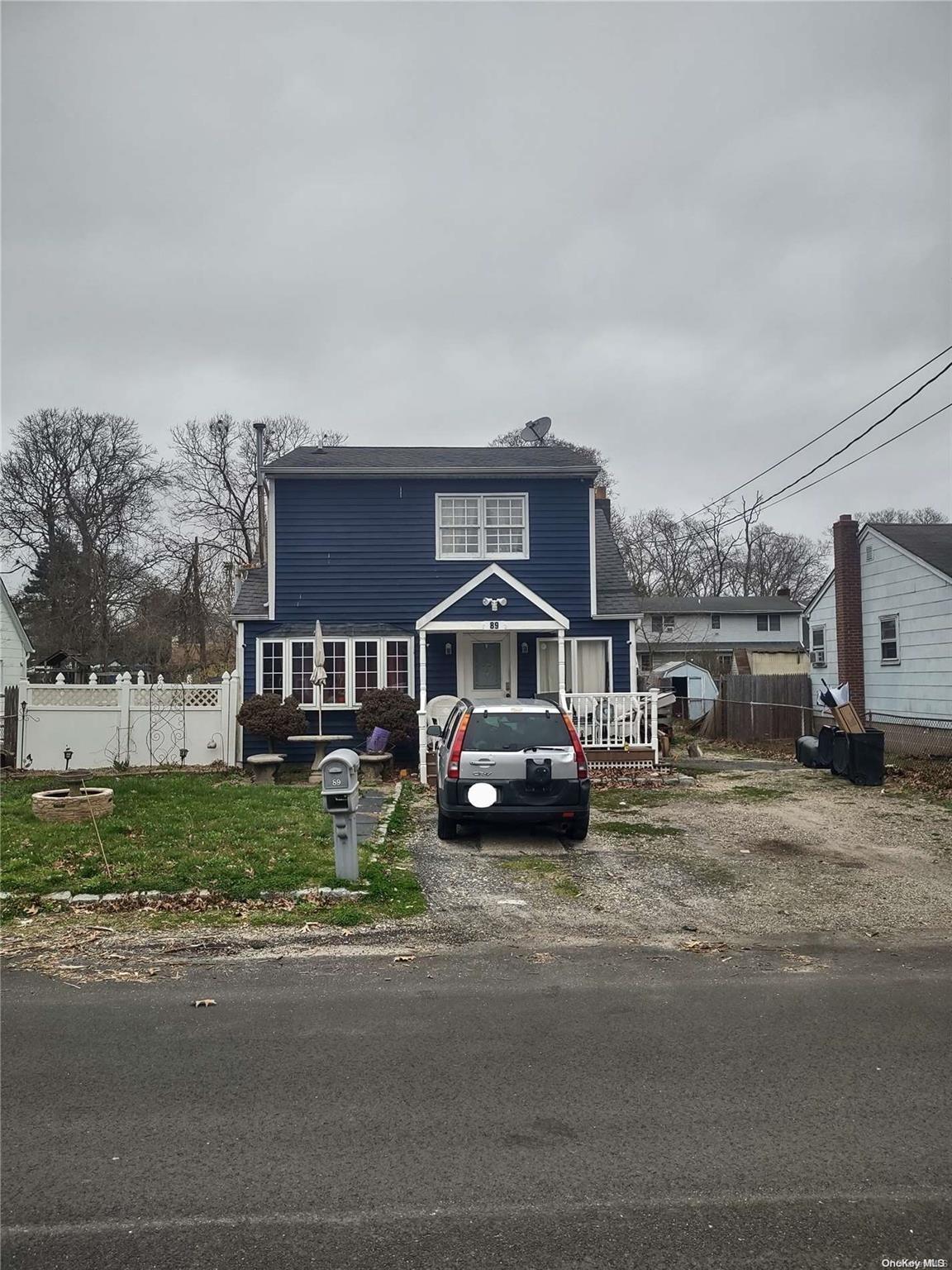 Argyle Dr, Shirley, NY 11967