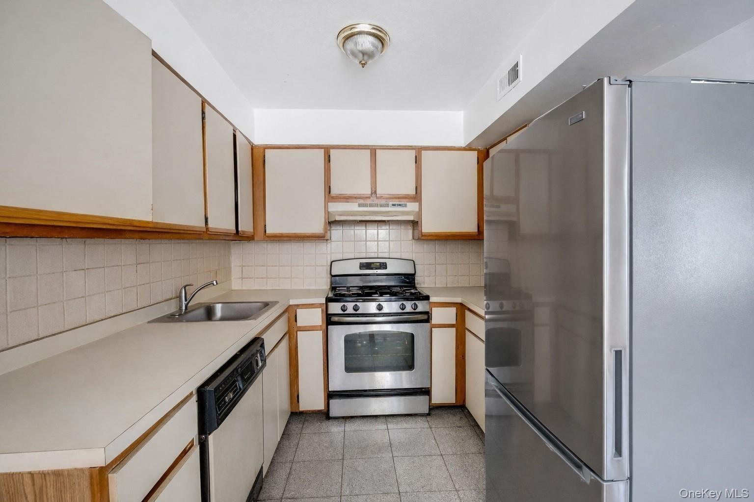 Mersereau Ave, Staten Island, NY 10303