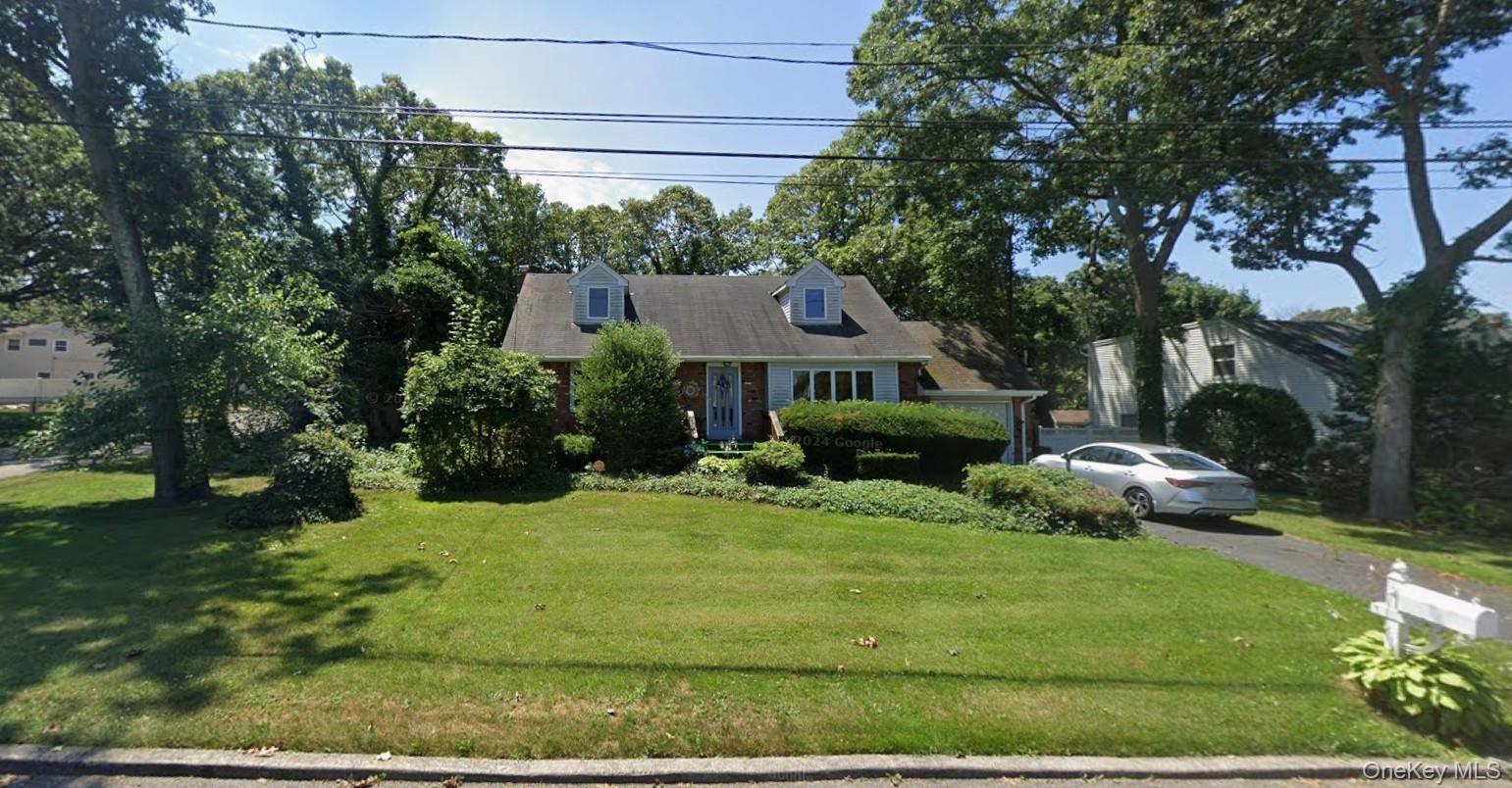 Seminole St, Selden, NY 11784