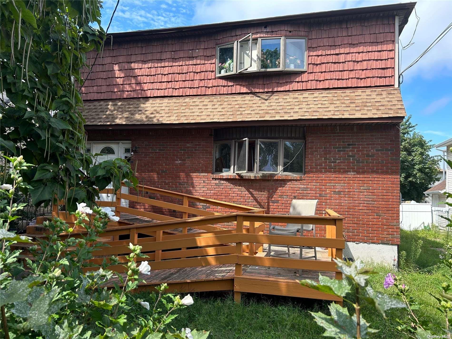 Roman Ave, Westbury, NY 11590