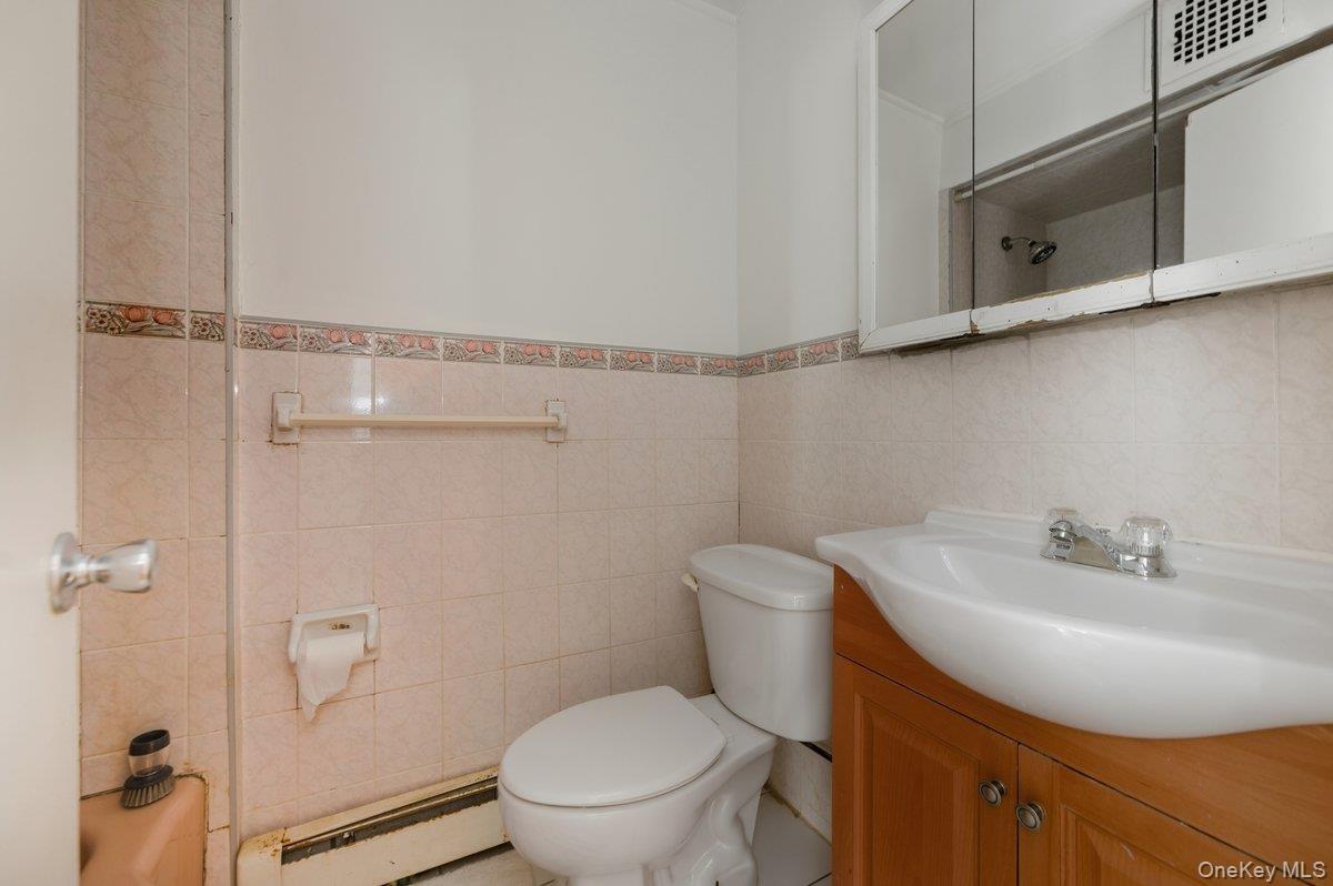 110th St, Richmond Hill, NY 11418