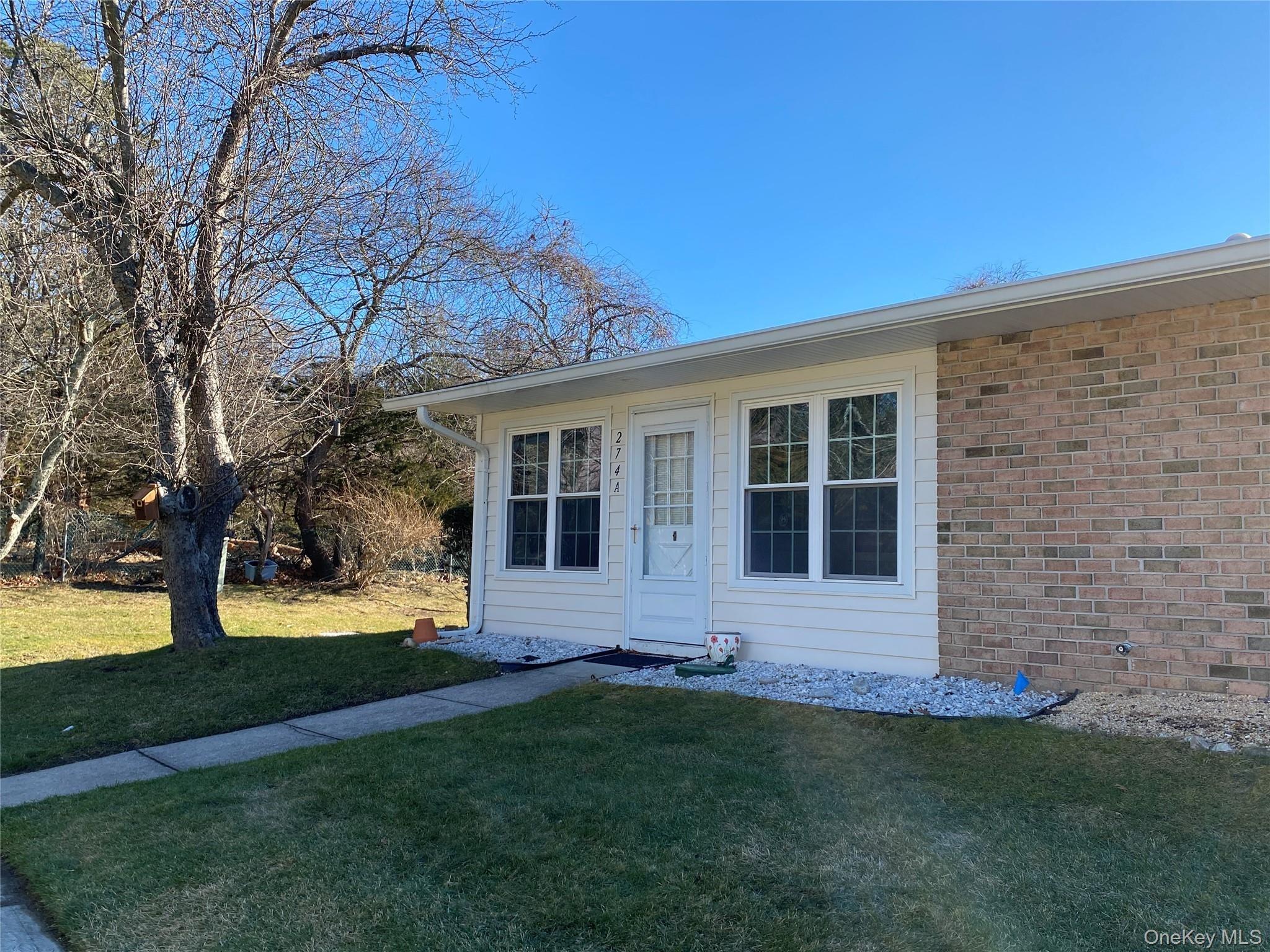 Berwick Ct, Ridge, NY 11961