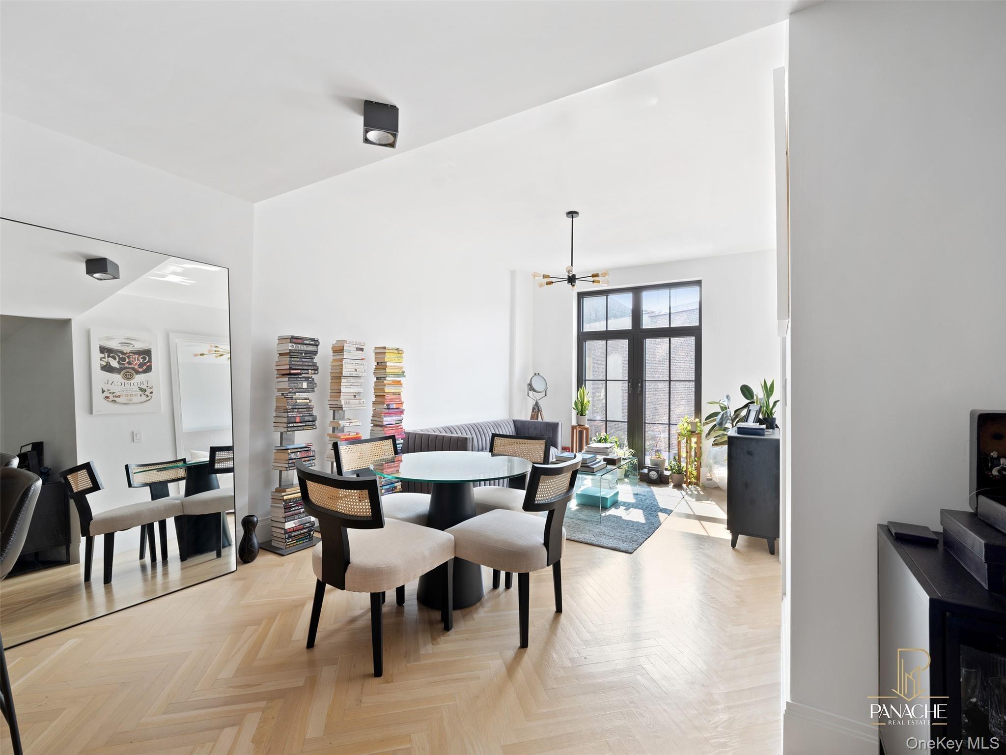 W 122nd St, New York, NY 10027