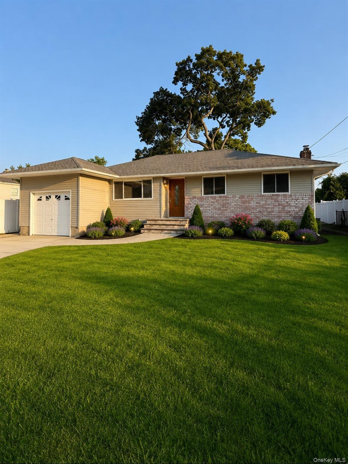 5th Ave, Farmingdale, NY 11735
