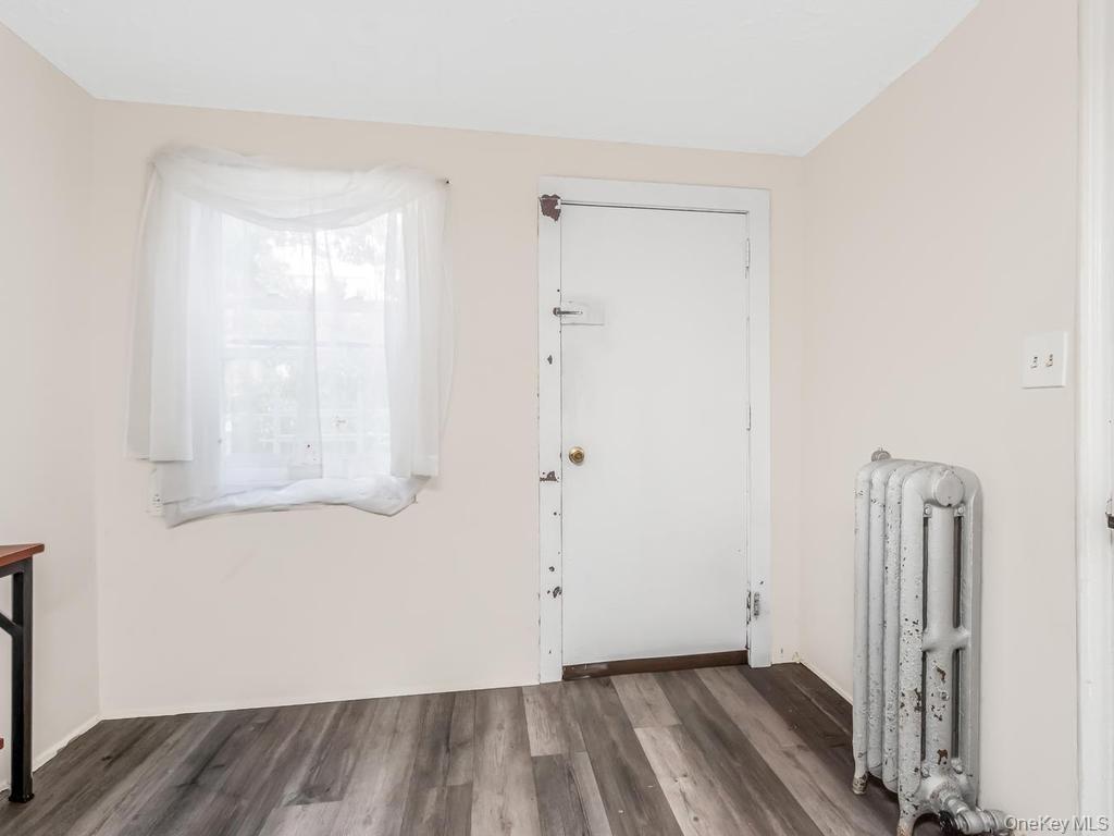 E 215th St, Bronx, NY 10467