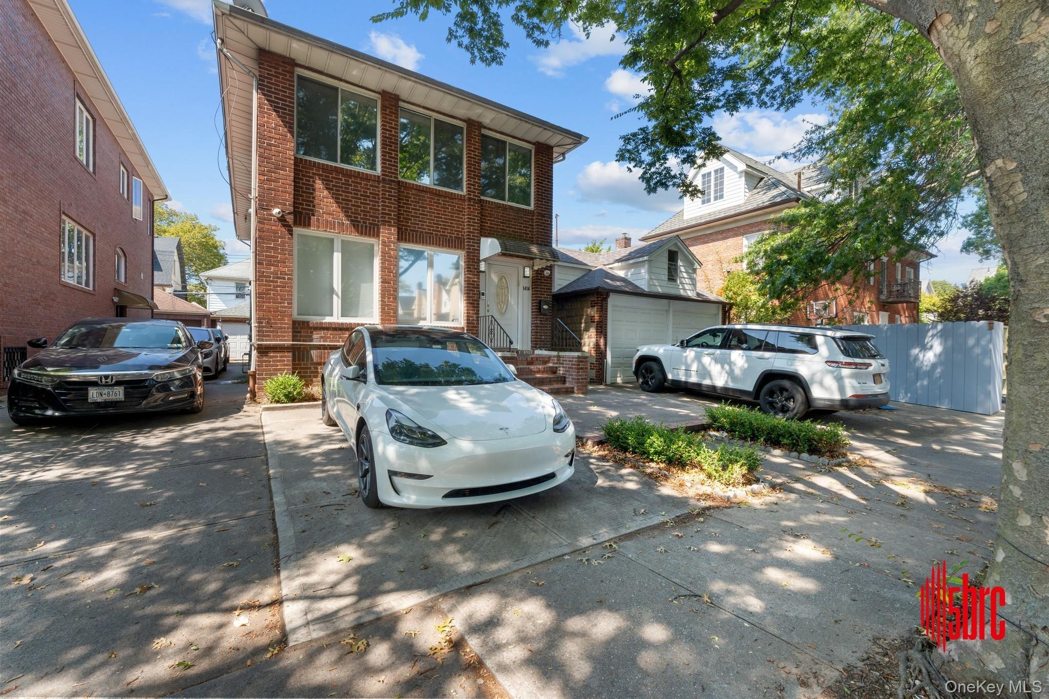 E 28th St, Brooklyn, NY 11210