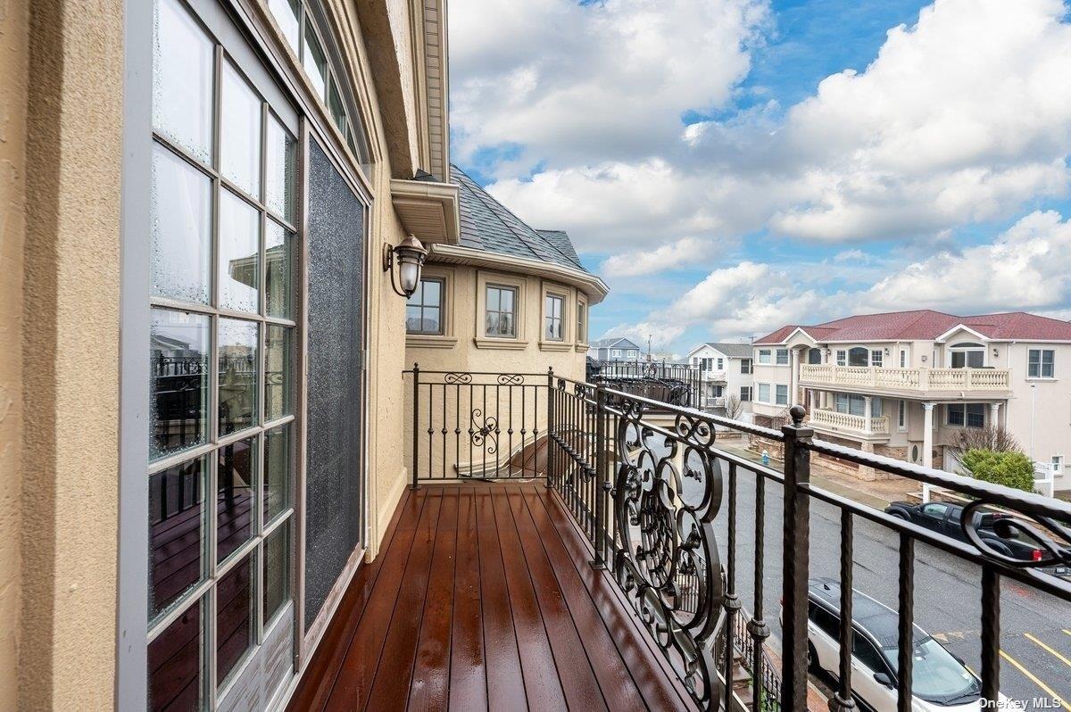 Virginia Ave, Long Beach, NY 11561