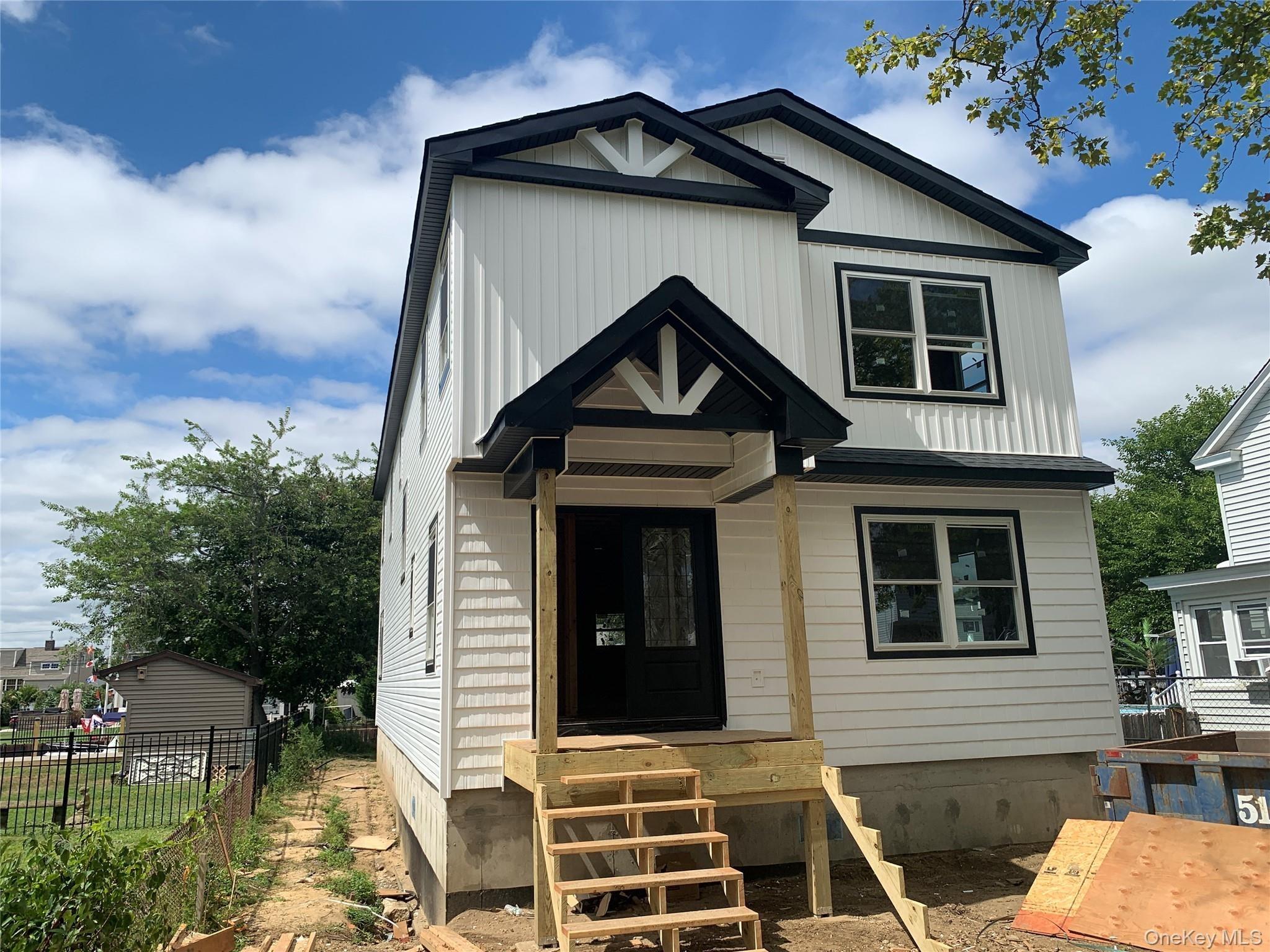 Norman Ave, Amityville, NY 11701