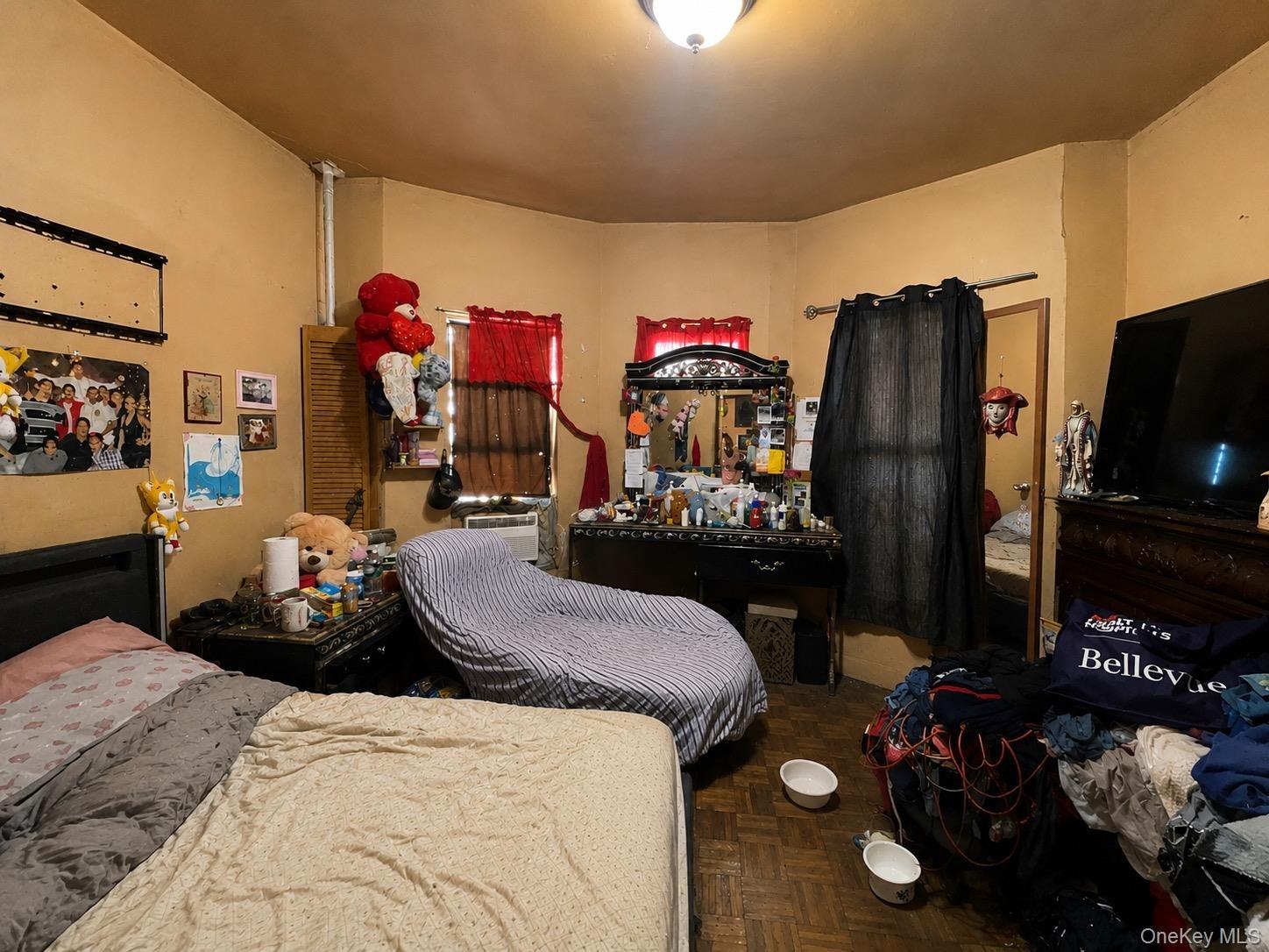 Waterloo Pl, Bronx, NY 10460