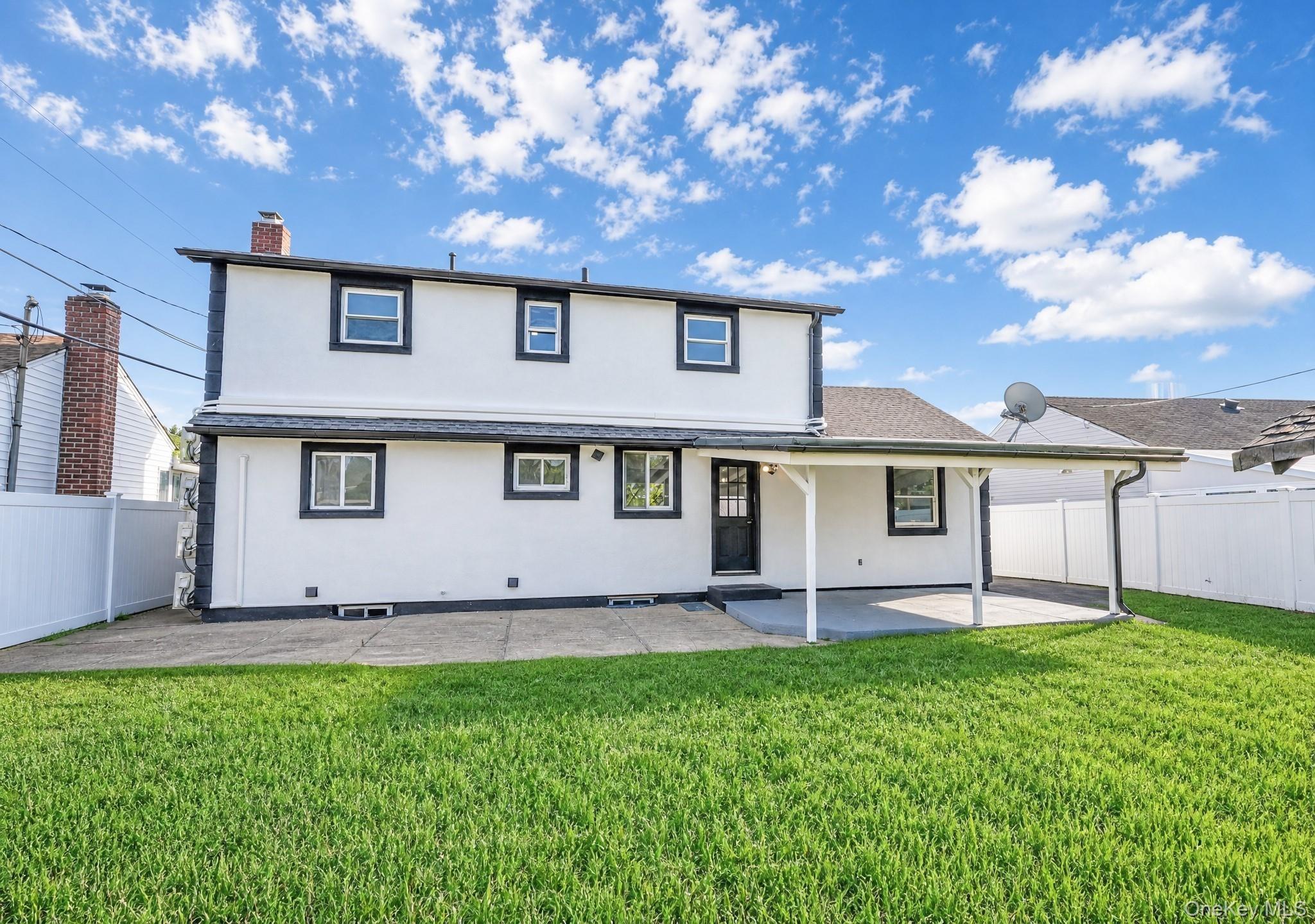 Cheshire Rd, Bethpage, NY 11714