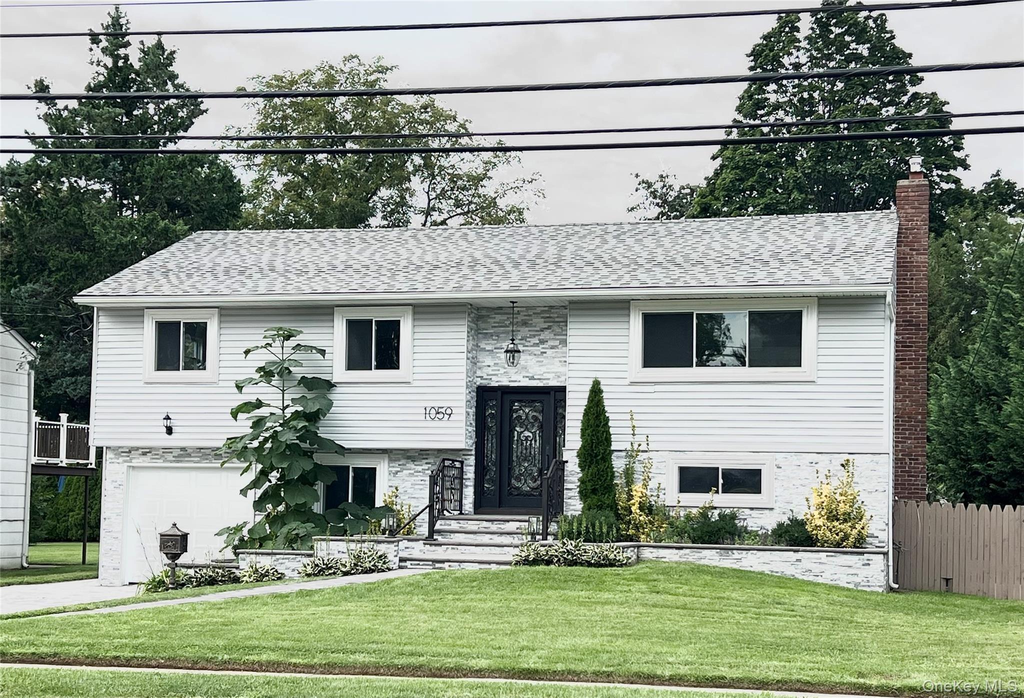 Denton Ave, New Hyde Park, NY 11040