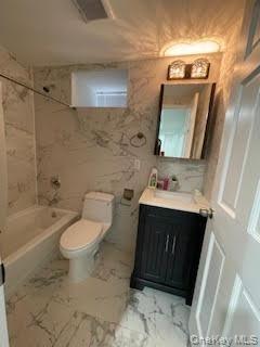 167th St, Fresh Meadows, NY 11365