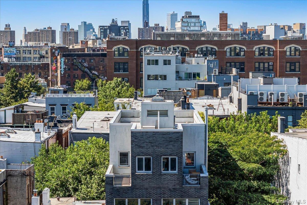N 7th St, Brooklyn, NY 11211