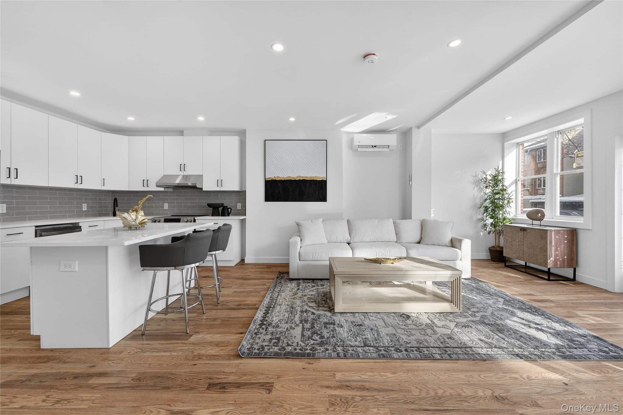 35th Ave, Corona, NY 11368