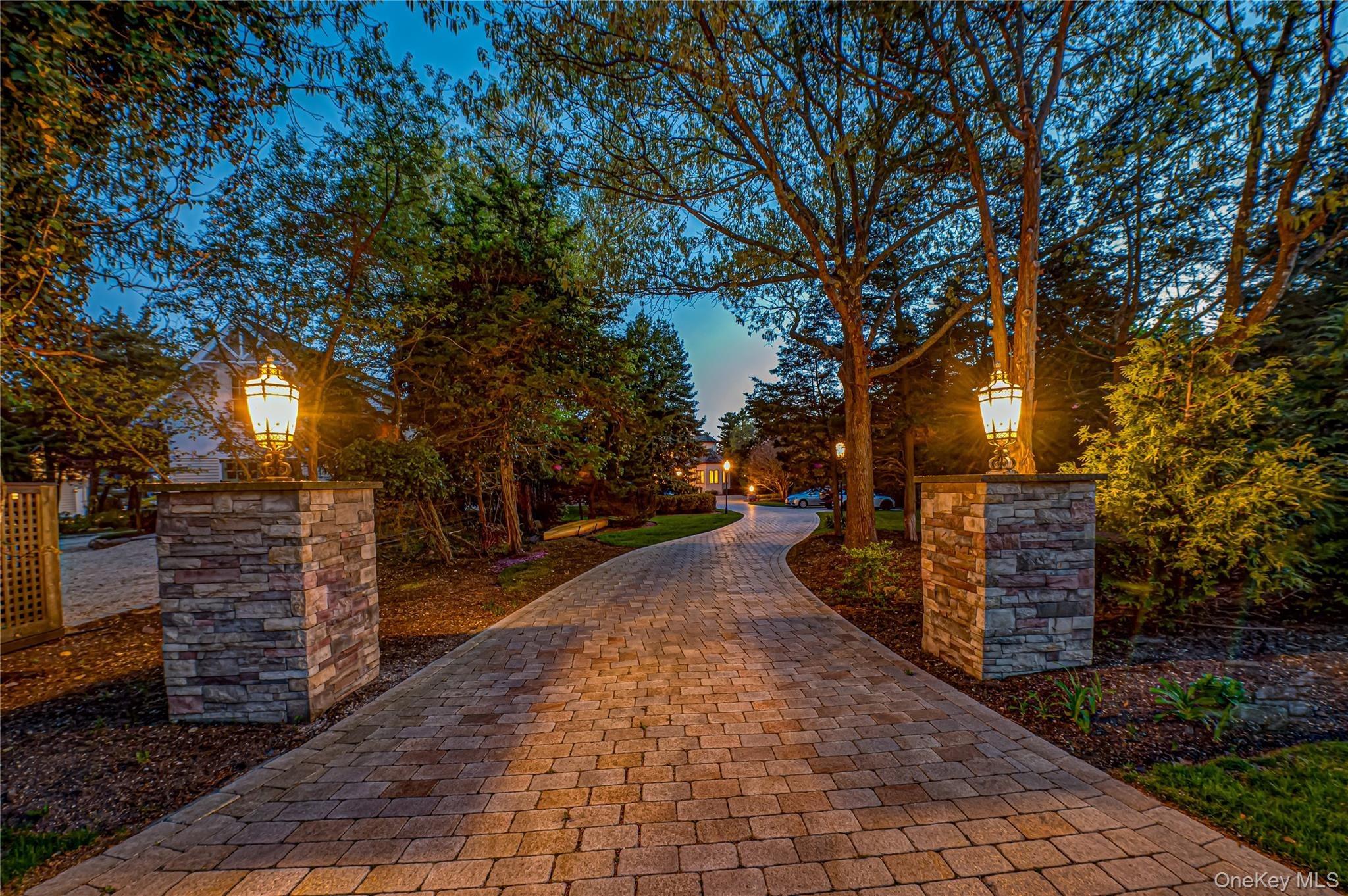 Asharoken Ave, Northport, NY 11768