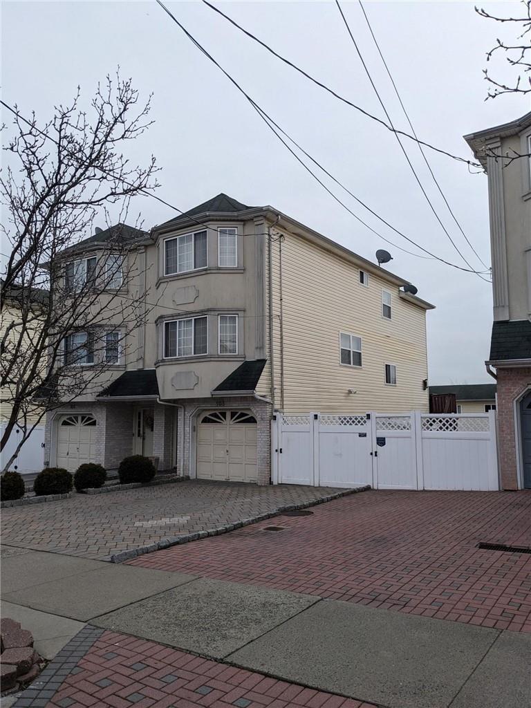 Churchill Ave, Staten Island, NY 10309