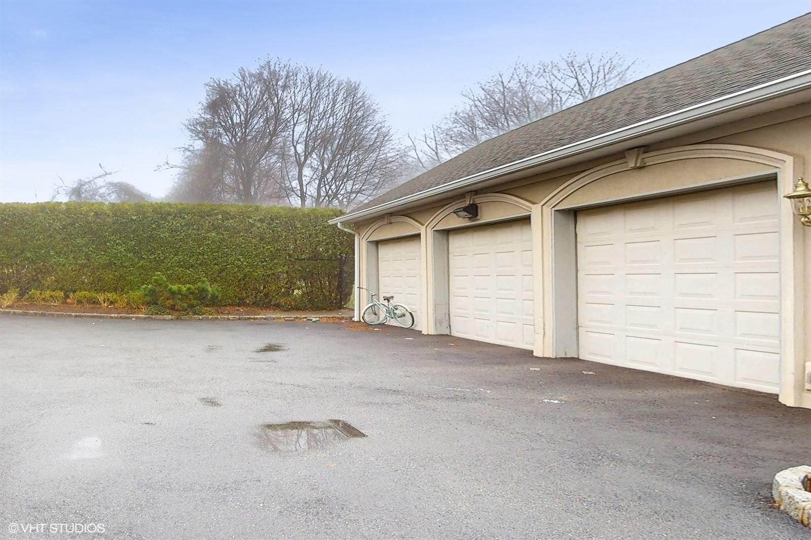 Parker Blvd, Monsey, NY 10952